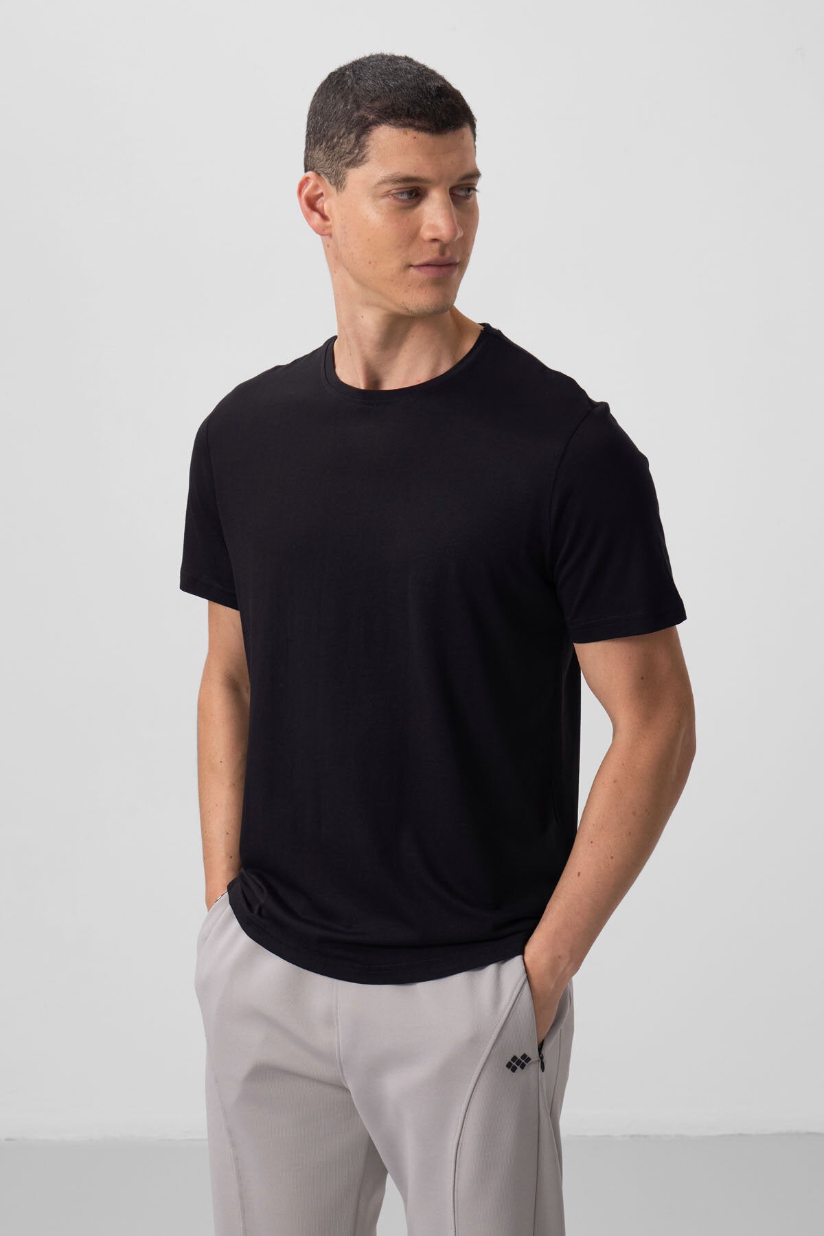 Image of Standart Fit Basic O Yaka  3'lü Paket Siyah Erkek T-Shirt  87911