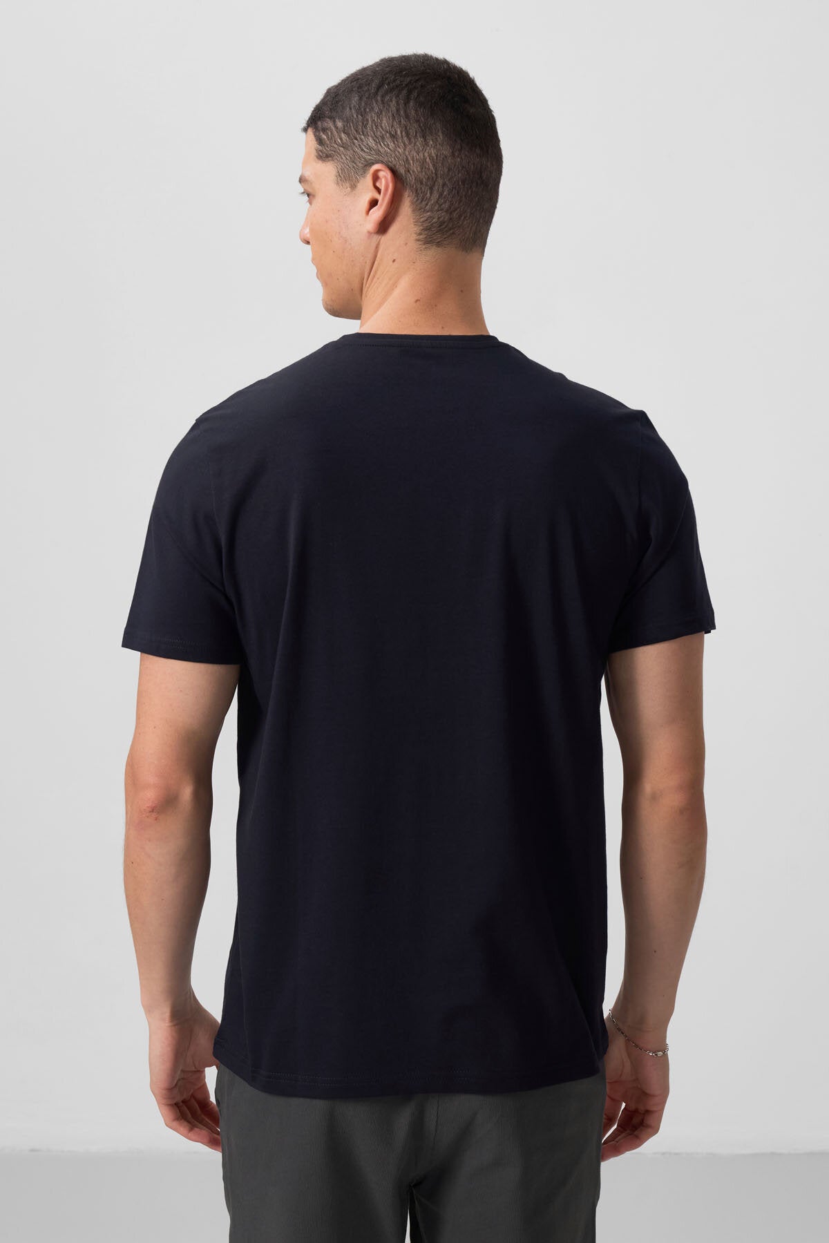 Image of Standart Fit Basic V Yaka  3'lü Paket Lacivert Erkek T-Shirt  87912