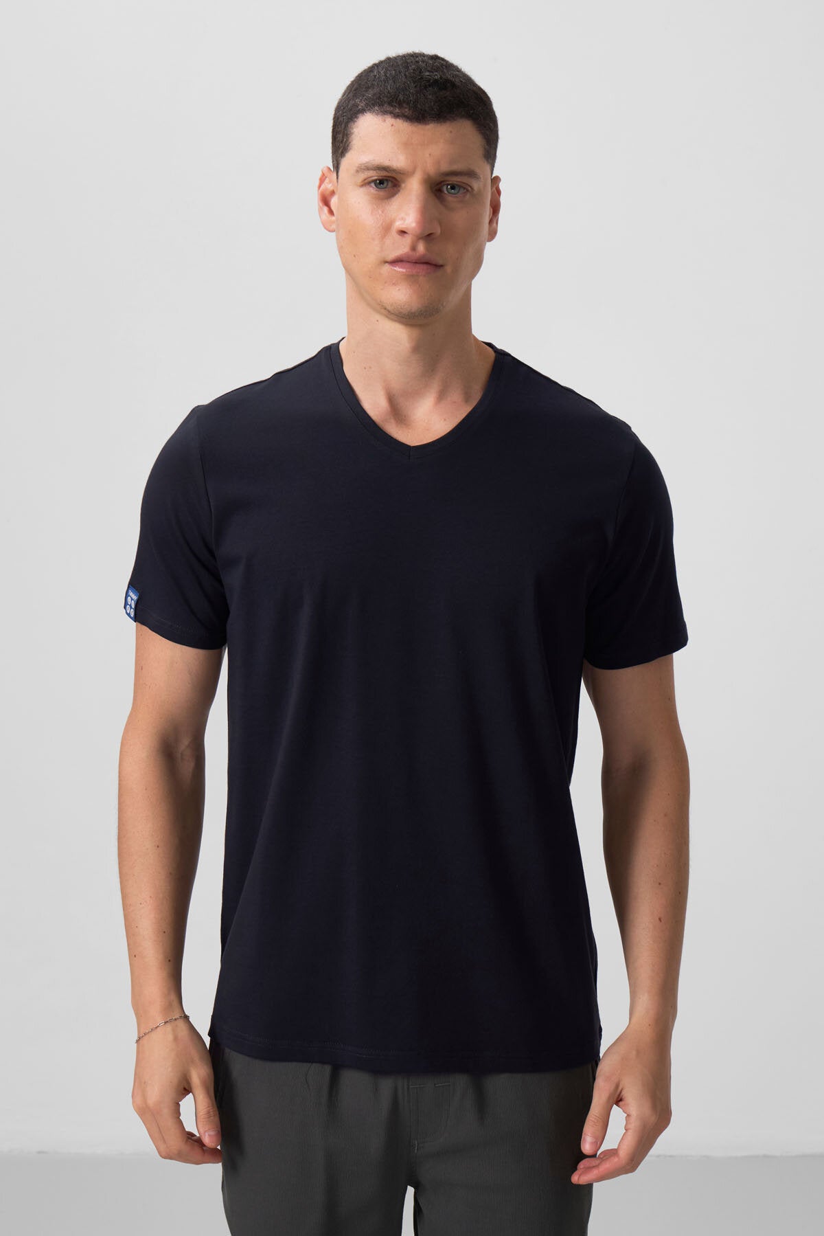 Image of Standart Fit Basic V Yaka  3'lü Paket Lacivert Erkek T-Shirt  87912