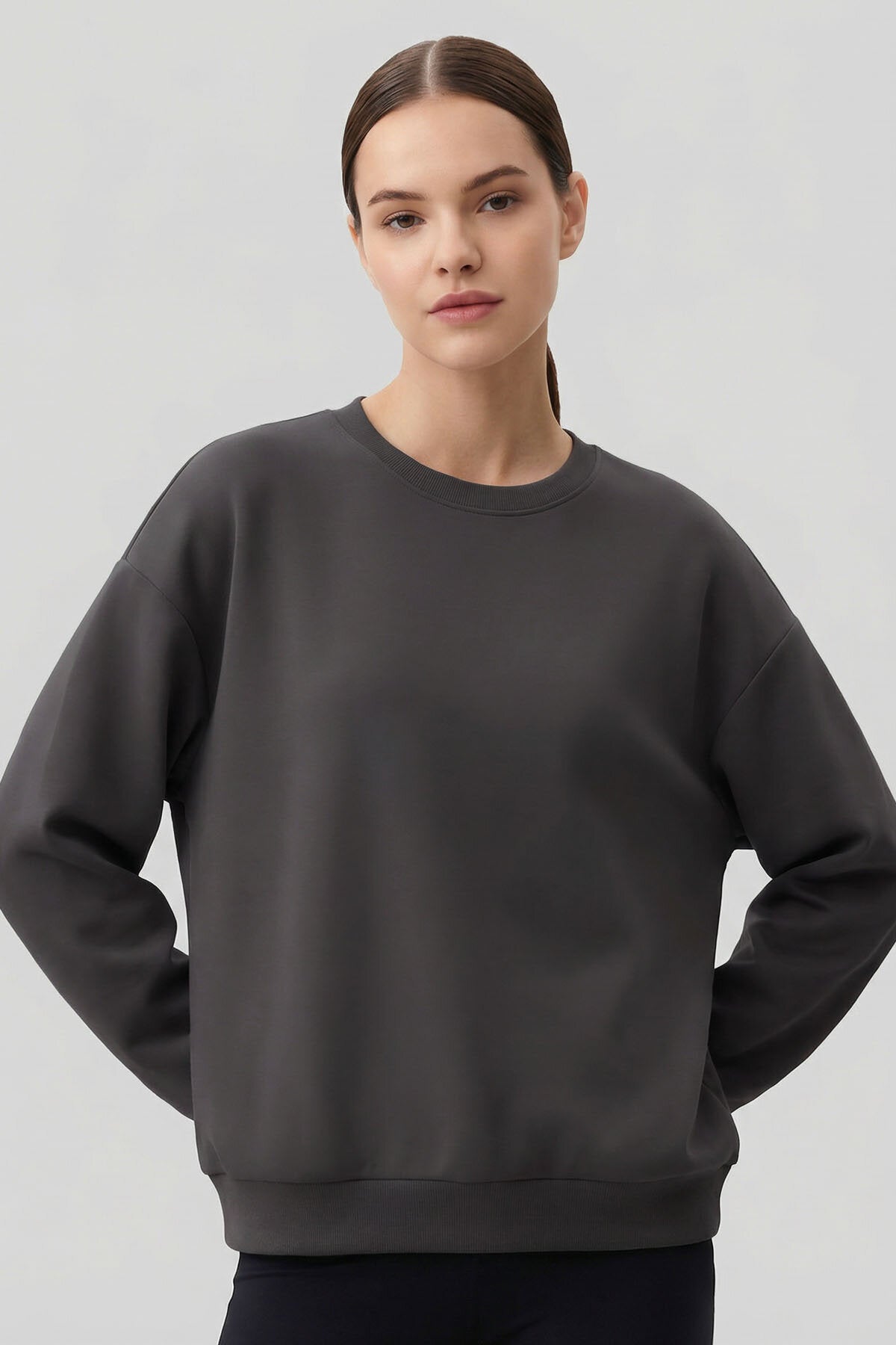 Image of Basic Oversıze O Yaka 3'lü Paket Koyu Gri-Bej- Yaban Gülü Kadın Sweatshirt - 97053