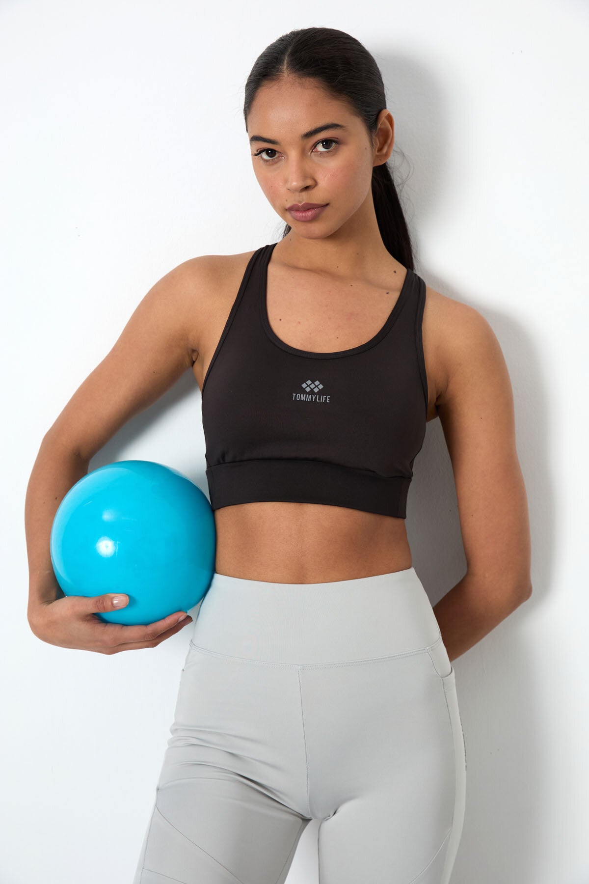 Image of Slim Fit U Yaka 2'li Paket Siyah-Beyaz Kadın Spor Büstiyer - 97121