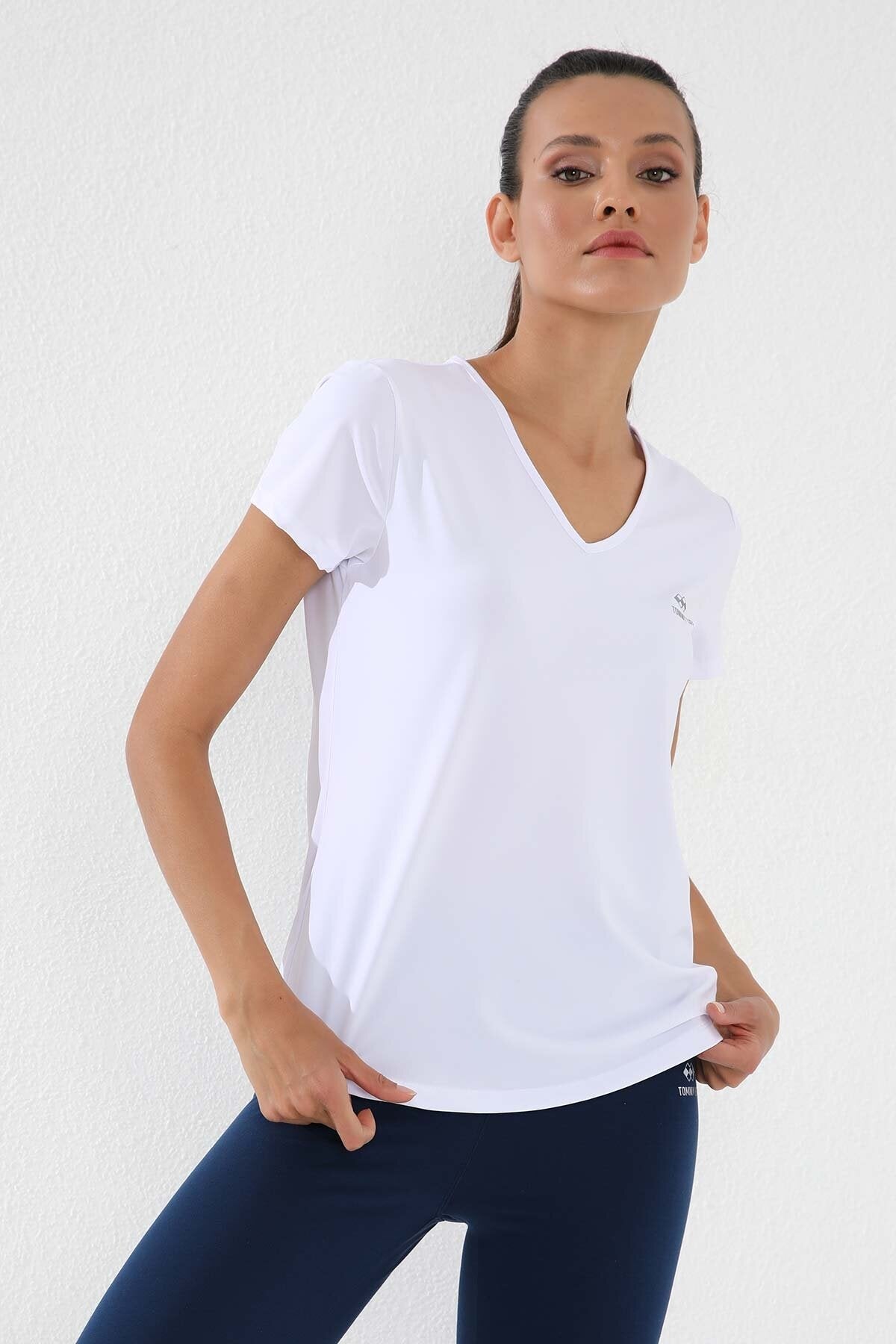 Image of Tricou de damă Standard Fit Basic cu decolteu în V, set de 2, alb-negru - 97145