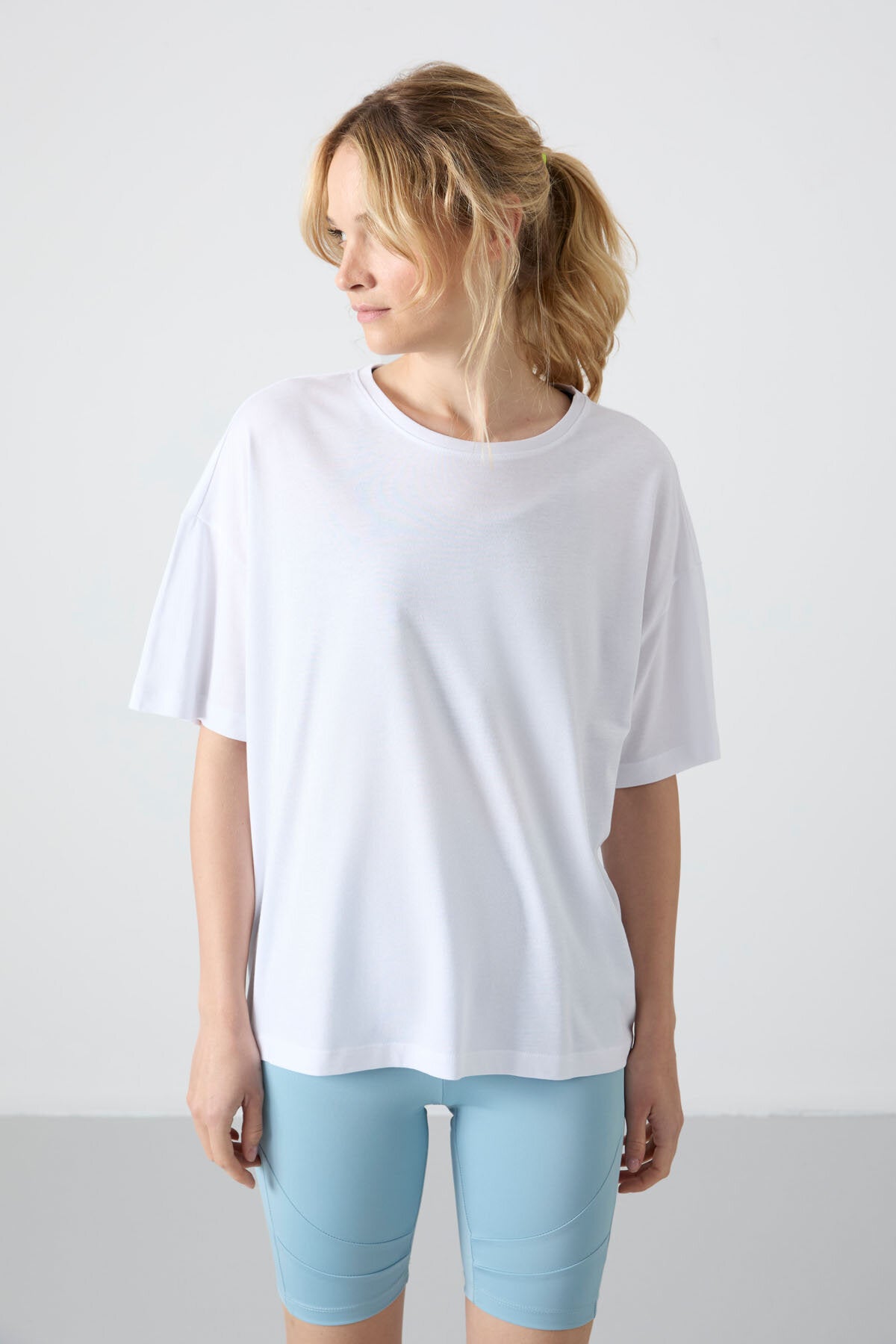 Image of Oversize Fit Basic O Yaka 3'lü Paket Beyaz Kadın T-Shirt  97285