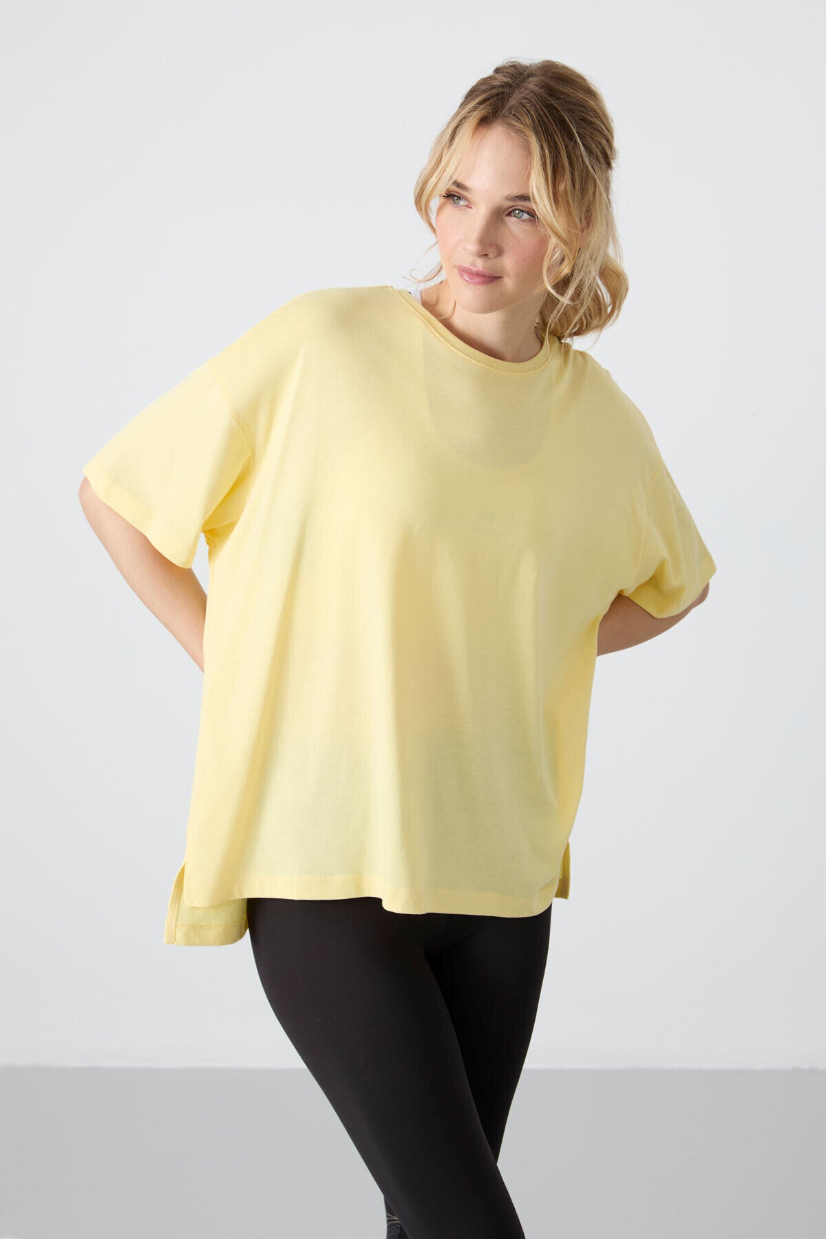 Image of Oversize Fit Basic O Yaka 5'li Paket Kadın T-Shirt - 97285