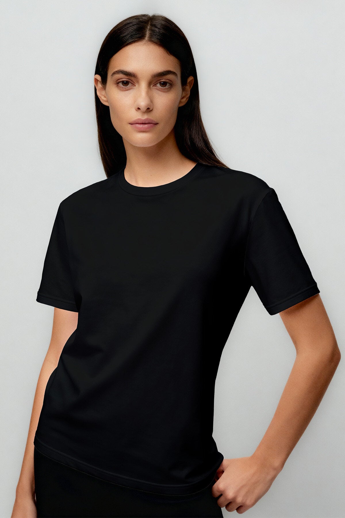 Image of Standart Fit Basic O Yaka 2'li Paket Siyah-Beyaz Kadın T-Shirt - 97311