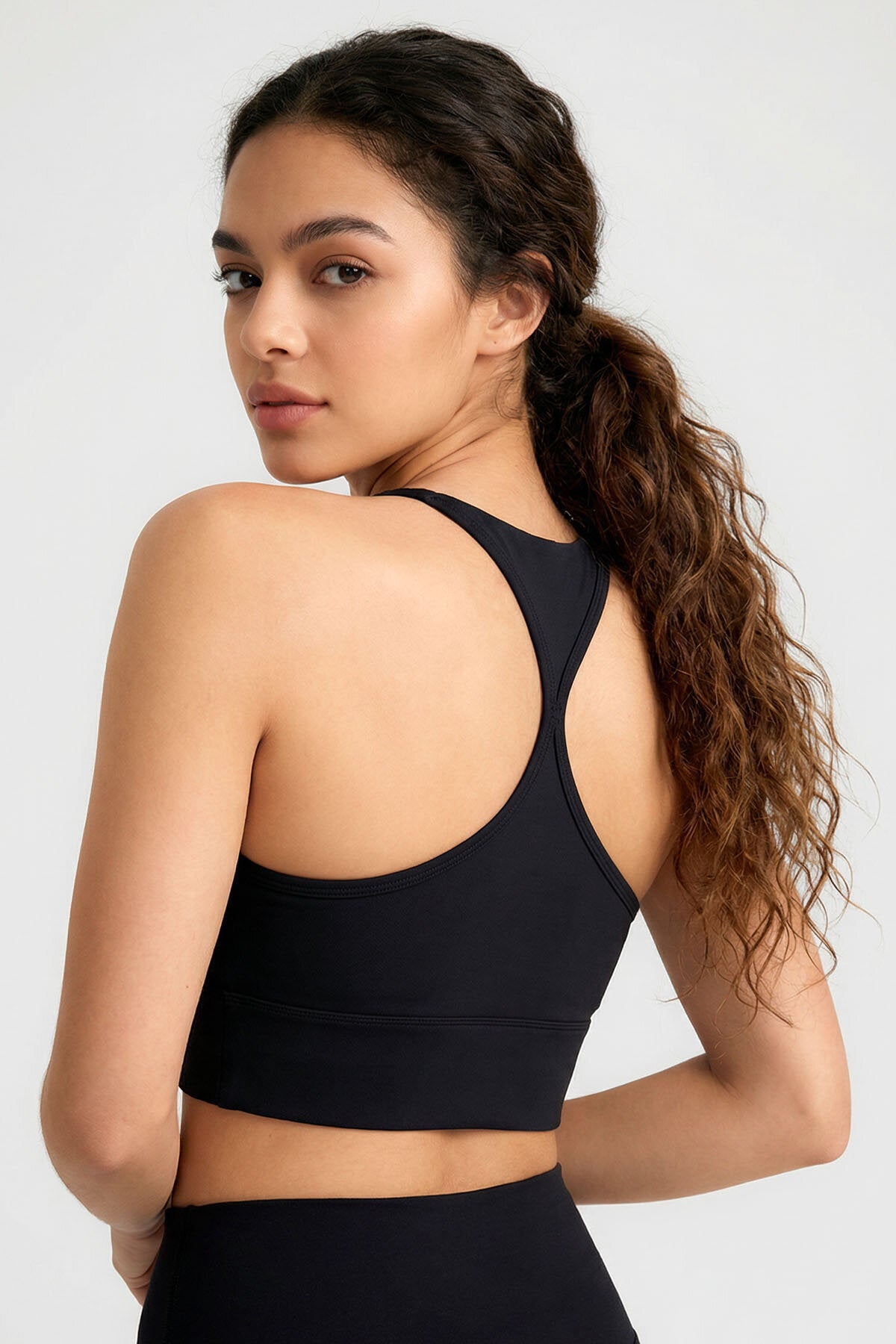 Image of Sutien sport negru pentru femei, croială standard, cu imprimeu pe spate - 97300