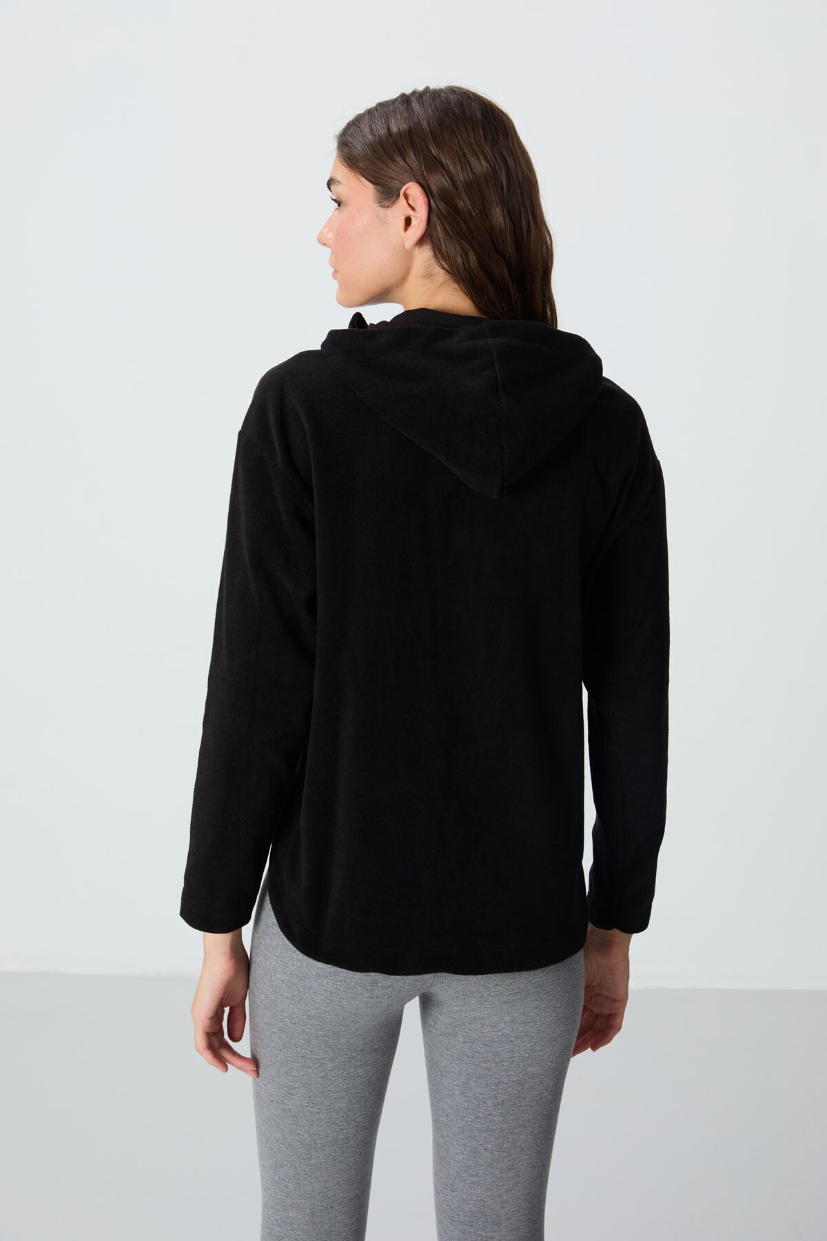 Image of Siyah Kalın Yumuşak Dokulu Kapüşonlu Oversize Nakışlı Polar Kadın Sweatshirt -97286
