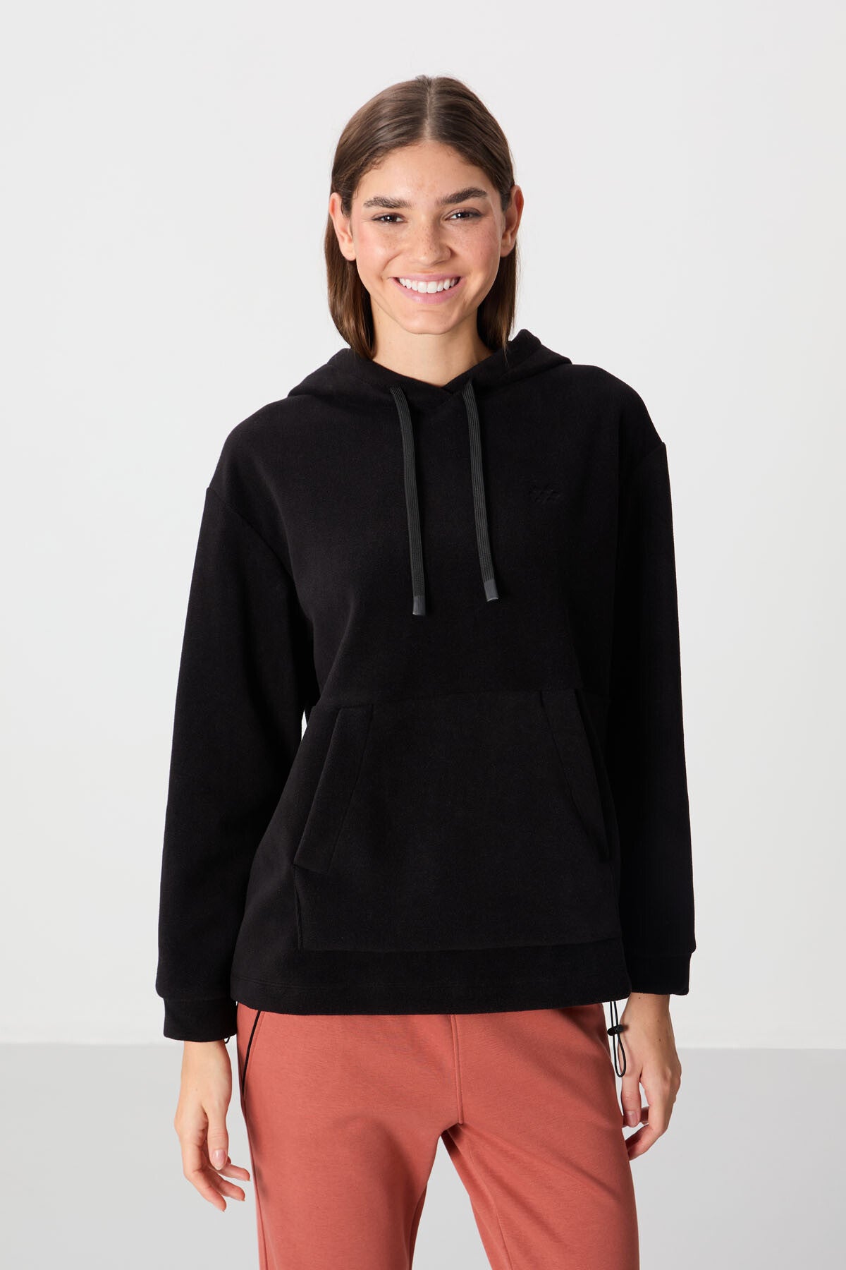 Image of Siyah Kalın Yumuşak Dokulu Kapüşonlu Oversize Nakışlı Polar Kadın Sweatshirt - 97292