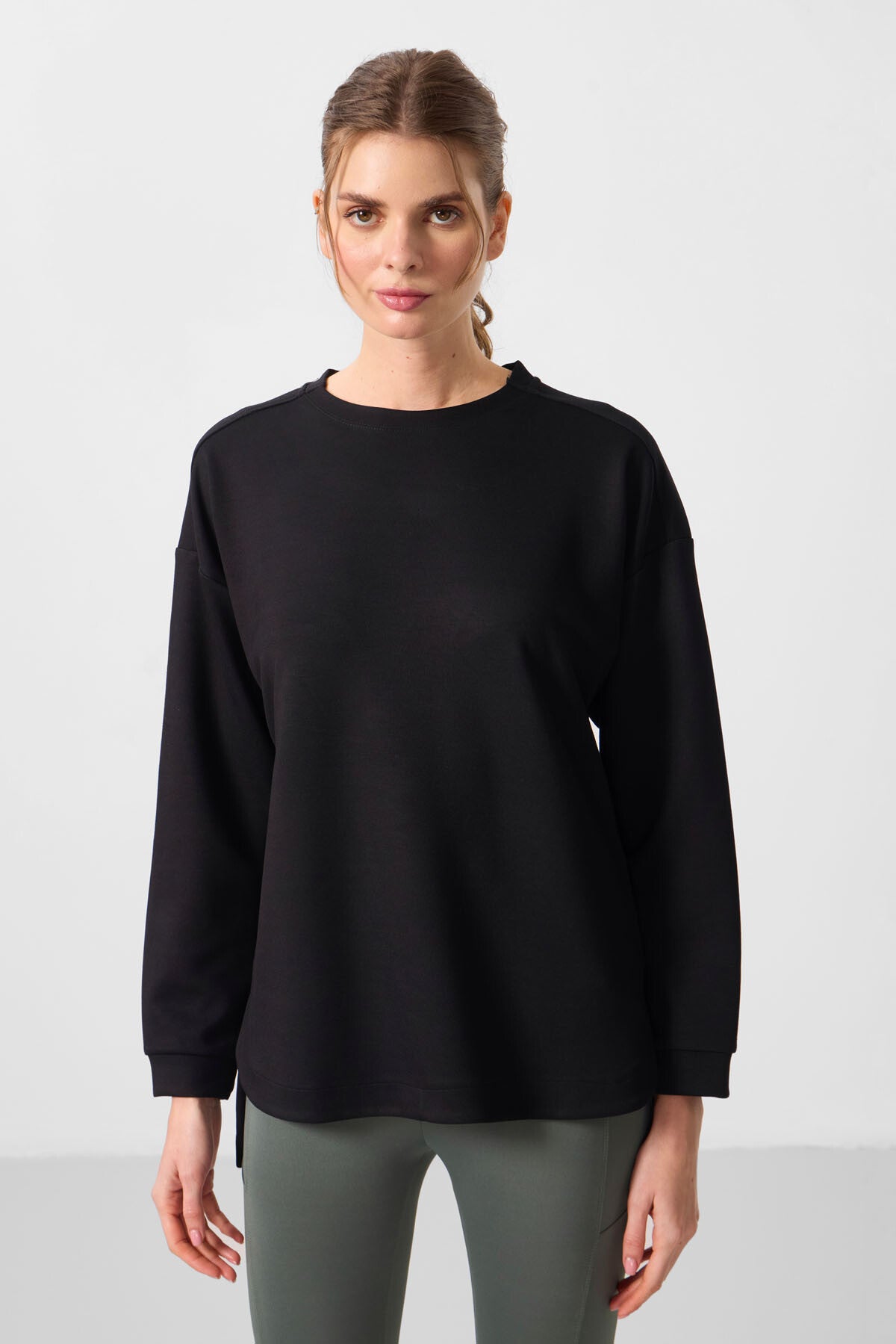 Image of Siyah Yumuşak Dokulu O Yaka Rahat Form Kadın Tunik Sweatshirt - 97305