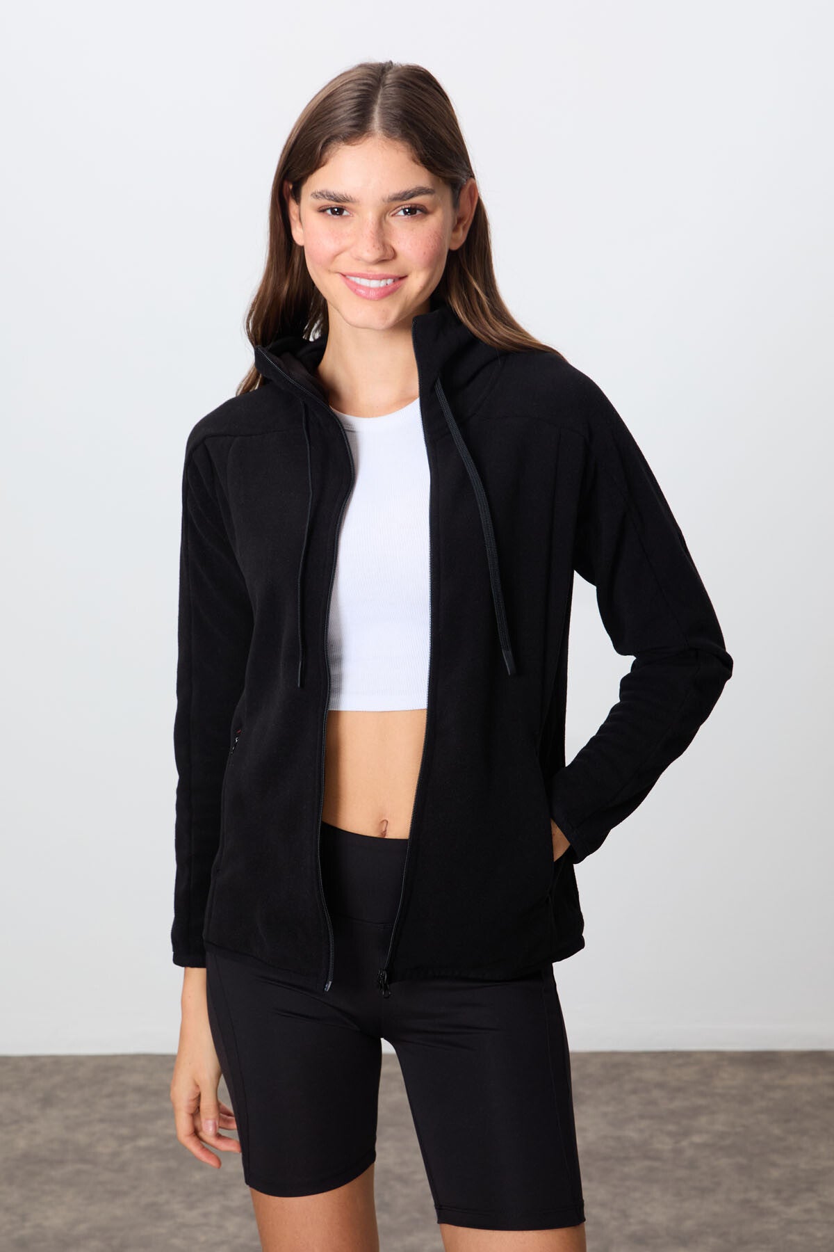 Image of Siyah Kalın Yumuşak Dokulu Kapüşonlu Standart Fit Nakışlı Polar Kadın Sweatshirt -97287