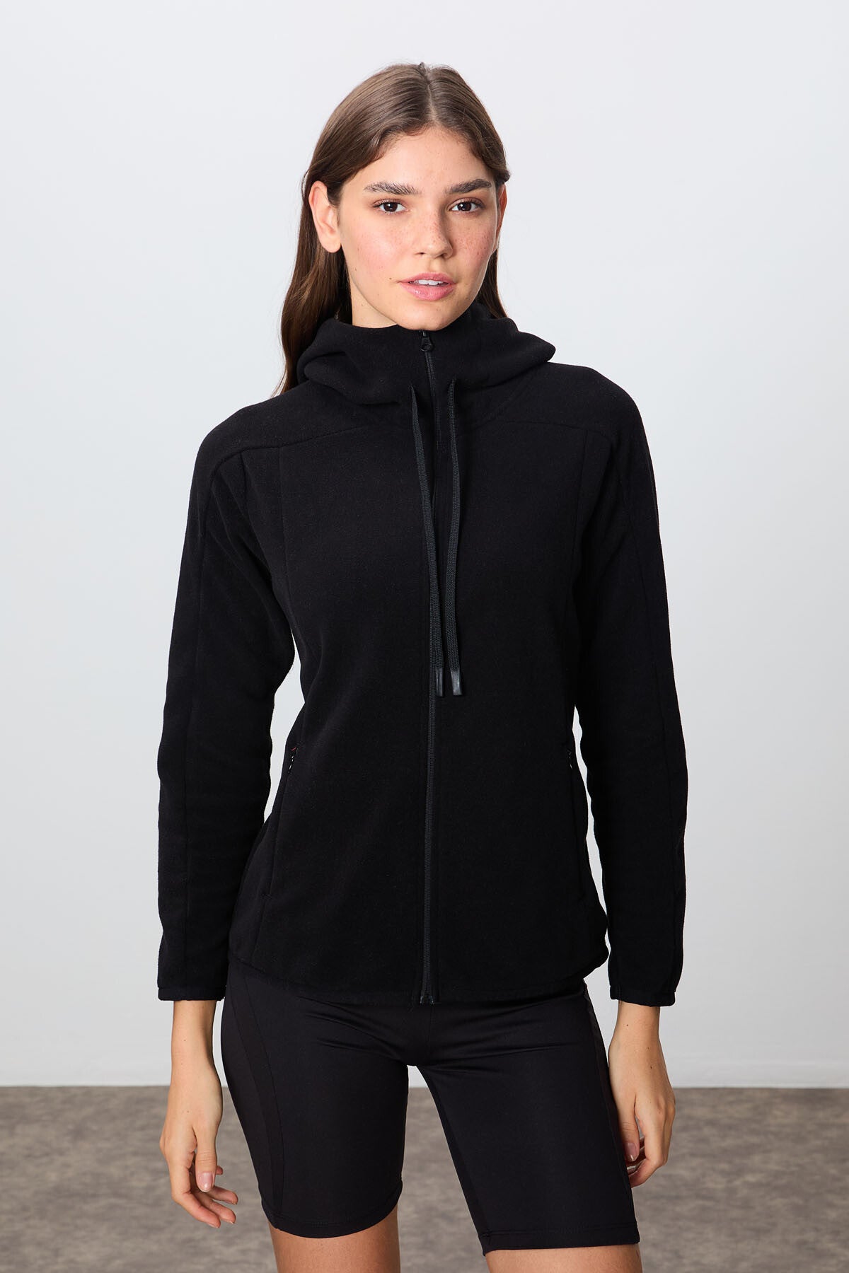 Image of Siyah Kalın Yumuşak Dokulu Kapüşonlu Standart Fit Nakışlı Polar Kadın Sweatshirt -97287
