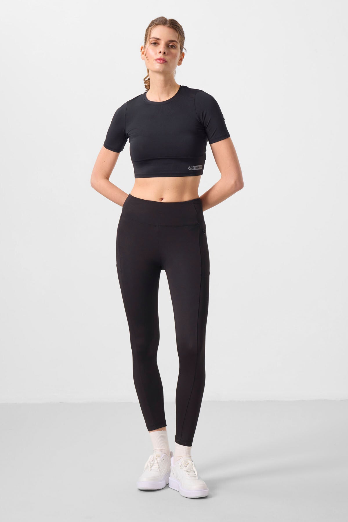 Image of Siyah Esnek Standart Fit Performans Kadın Tayt - 94667