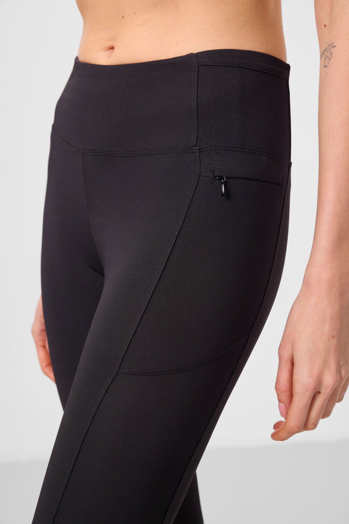 Image of Siyah Esnek Standart Fit Performans Kadın Tayt - 94667