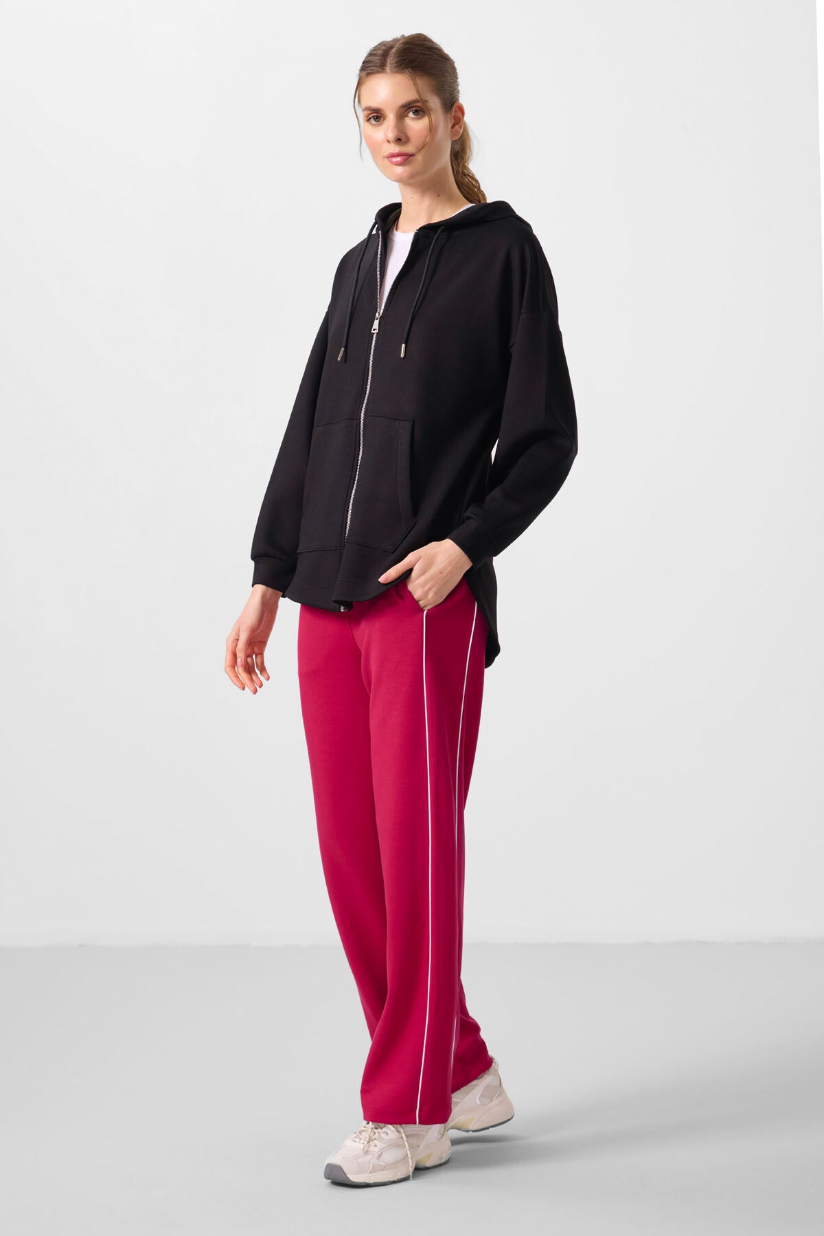 Image of Siyah Yumuşak Dokulu Kapüşonlu Oversize Kadın Tunik Sweatshirt - 97302