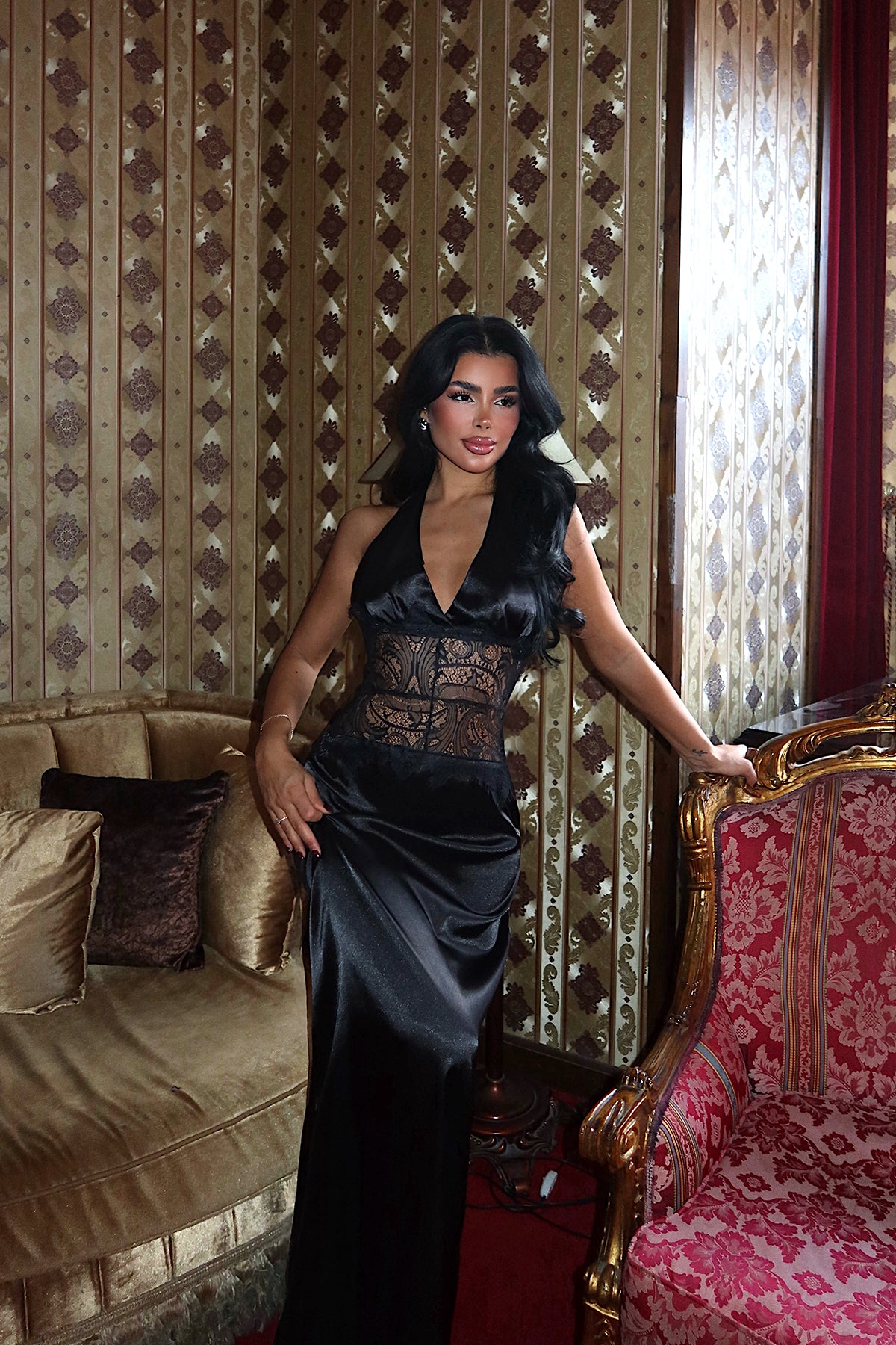 Image of Siyah Bathy Uzun Dantel Detaylı Saten Elbise ATE-4053