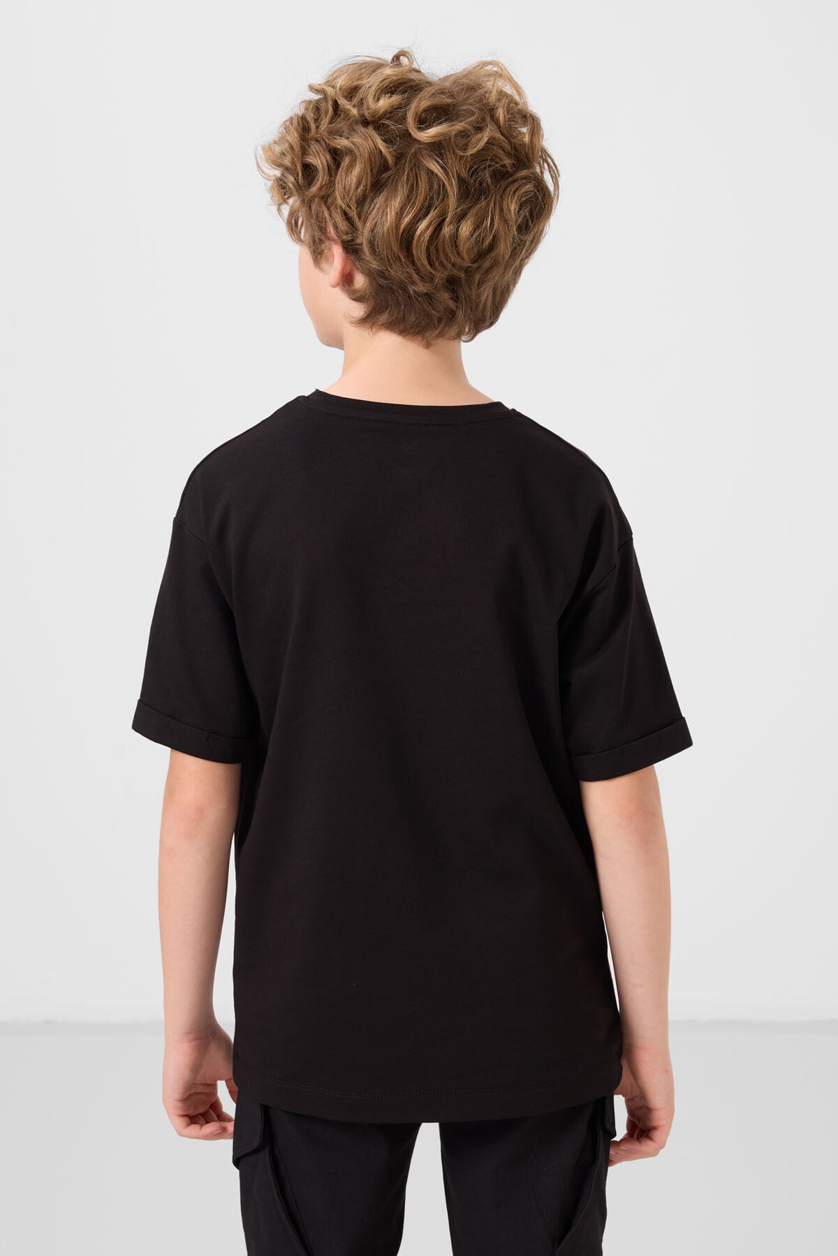 Image of Siyah Pamuklu Yumuşak Dokulu Oversize Baskılı Erkek Çocuk T-Shirt - 11301