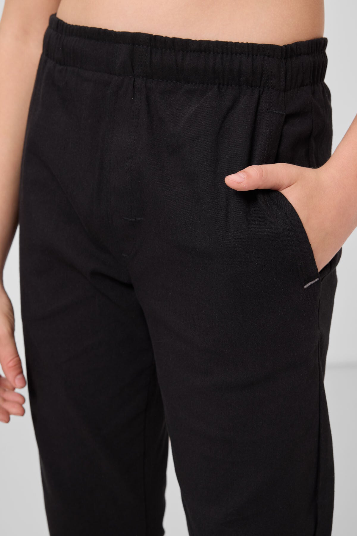 Image of Siyah Standart Fit Dokuma Hafif Esnek Chino Erkek Çocuk Pantolon - 11272