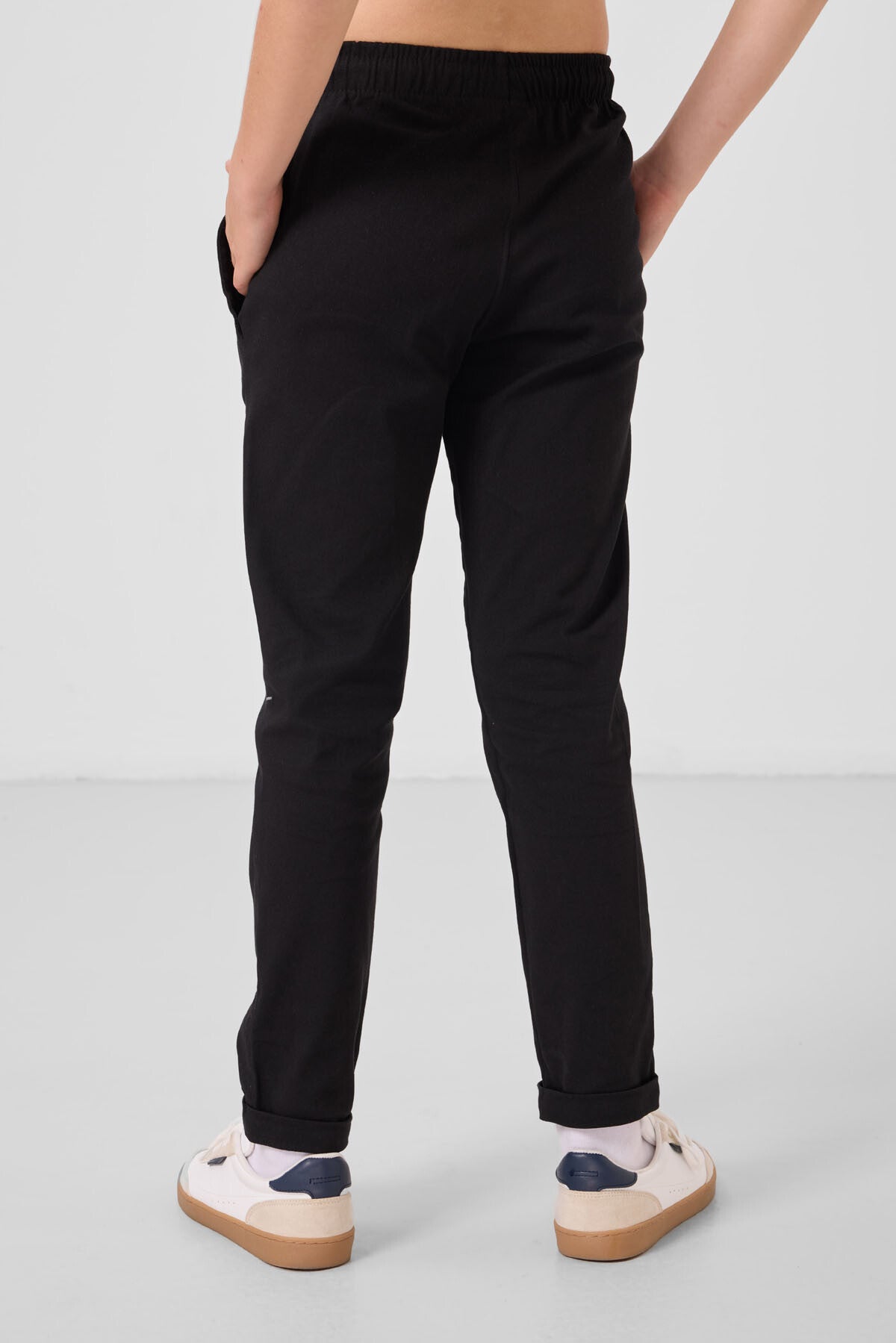 Image of Siyah Standart Fit Dokuma Hafif Esnek Chino Erkek Çocuk Pantolon - 11272