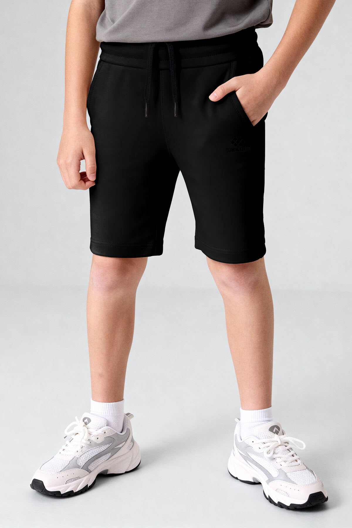 Image of Siyah Standart Fit Basic Performans Erkek Çocuk Şort - 11303