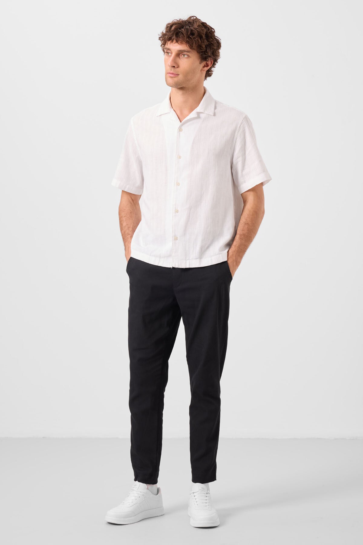 Image of Siyah Standart Fit Dokuma Hafif Esnek Chino Erkek Pantolon - 82177