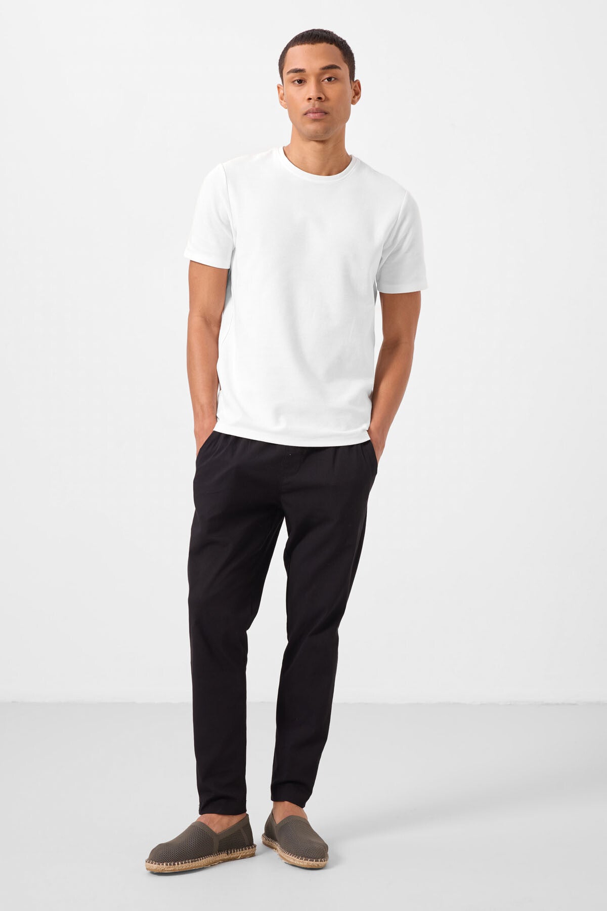 Image of Siyah Standart Fit Dokuma Hafif Esnek Chino Erkek Pantolon - 82179