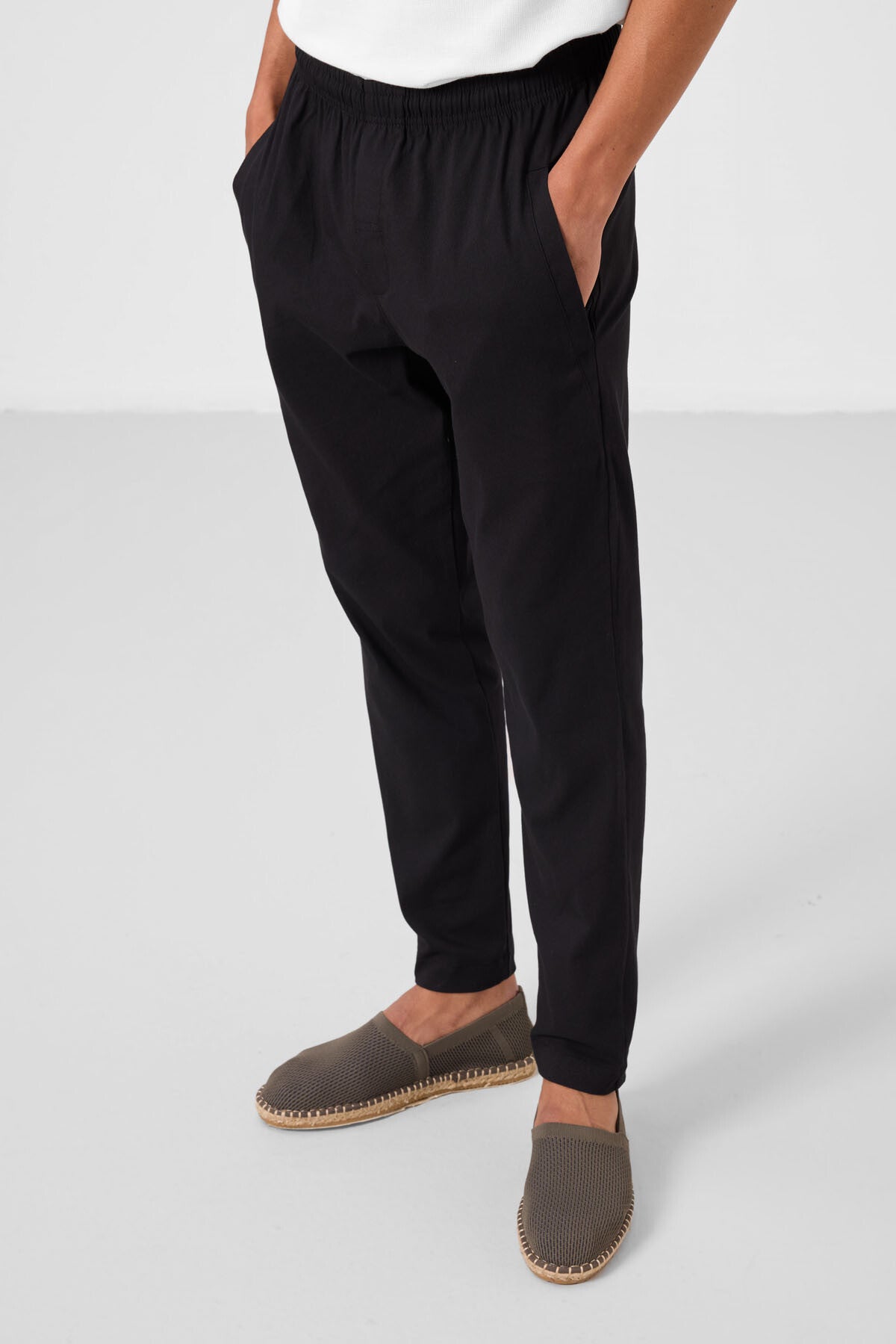 Image of Siyah Standart Fit Dokuma Hafif Esnek Chino Erkek Pantolon - 82179