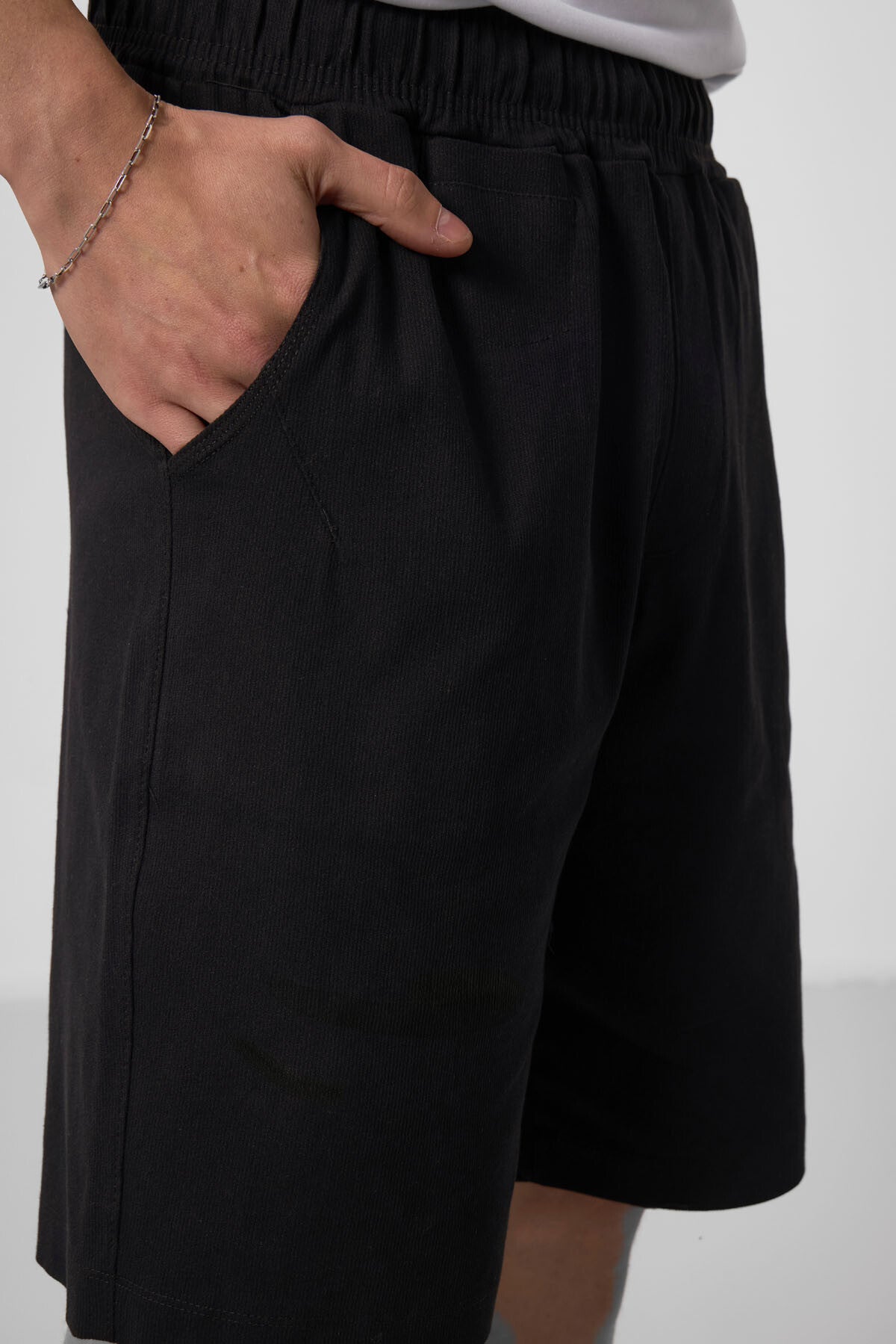 Image of Siyah Standart Fit Dokuma Hafif Esnek Chino Erkek Şort - 81290