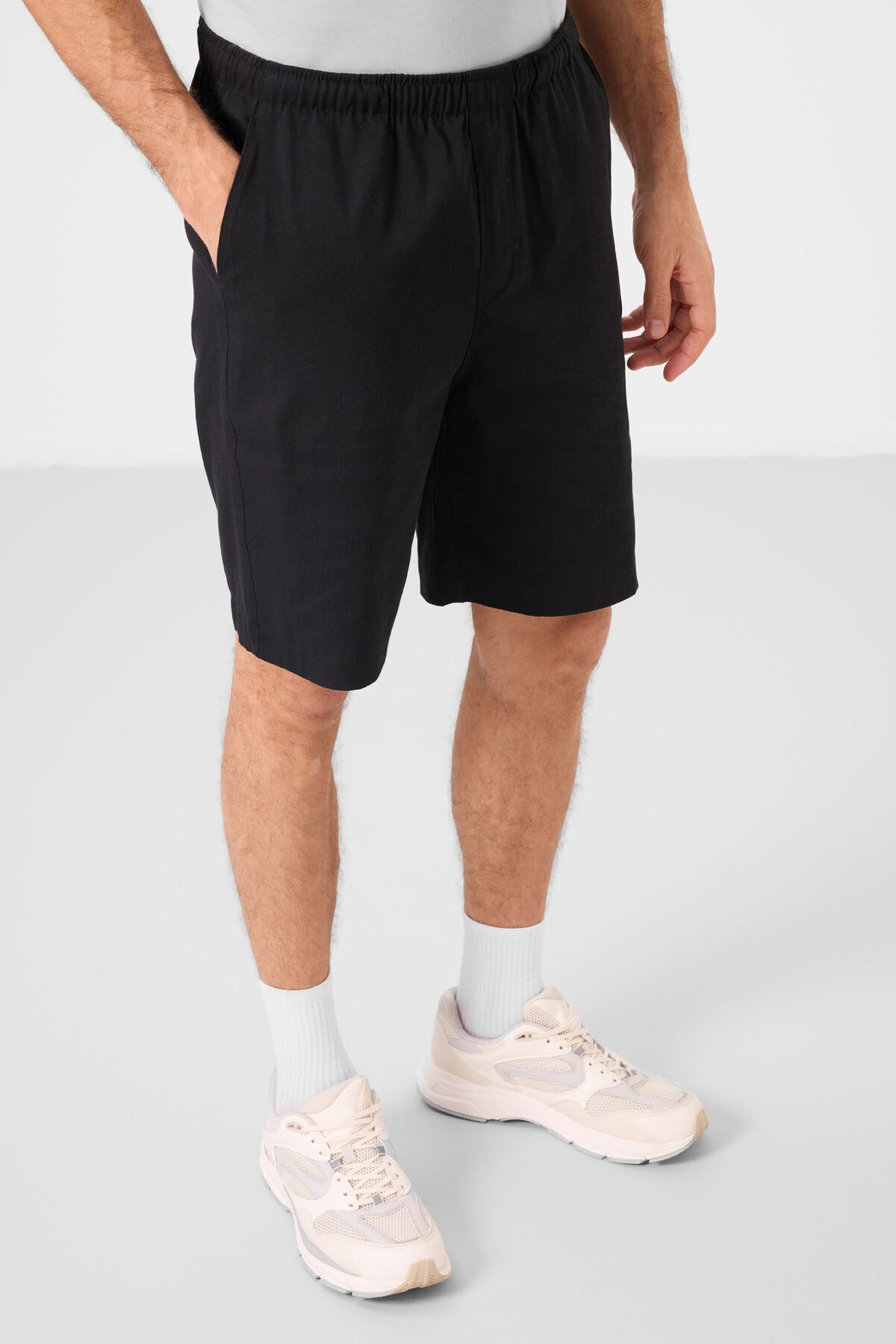 Image of Pantaloni scurți chino elastici ușori, negri, cu croială standard, țesuți, pentru bărbați - 81291