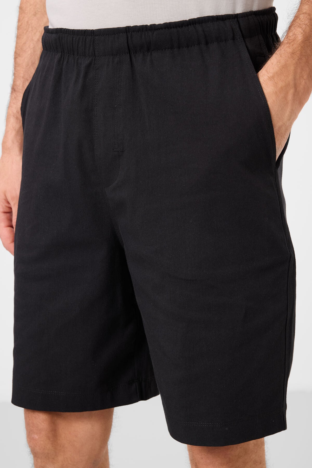 Image of Siyah Standart Fit Dokuma Hafif Esnek Chino Erkek Şort - 81291
