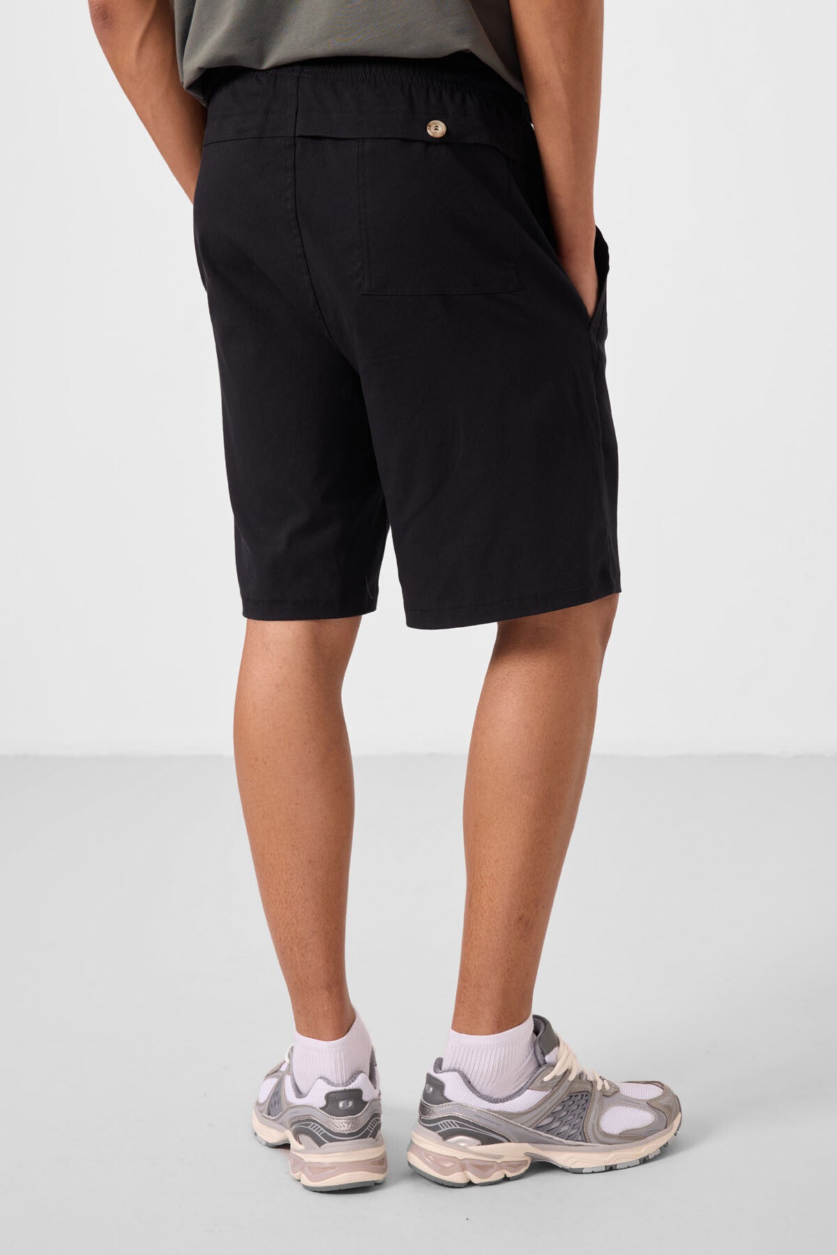 Image of Siyah Standart Fit Dokuma Hafif Esnek Chino Erkek Şort - 81292