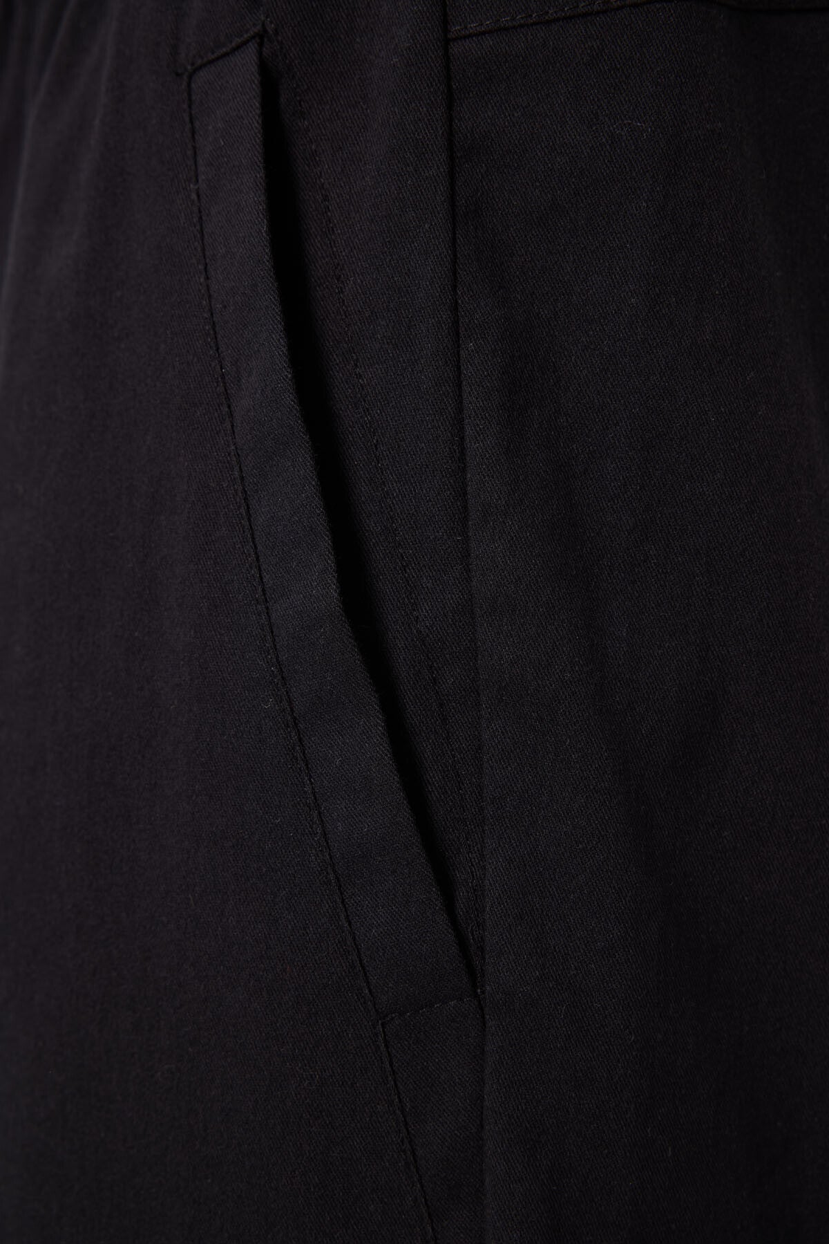Image of Siyah Standart Fit Dokuma Hafif Esnek Chino Erkek Şort - 81292