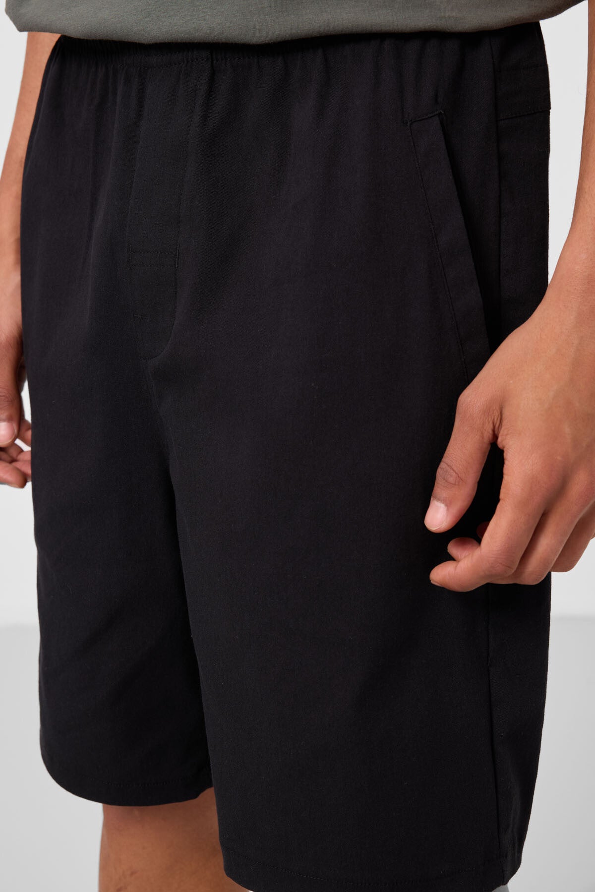 Image of Siyah Standart Fit Dokuma Hafif Esnek Chino Erkek Şort - 81292
