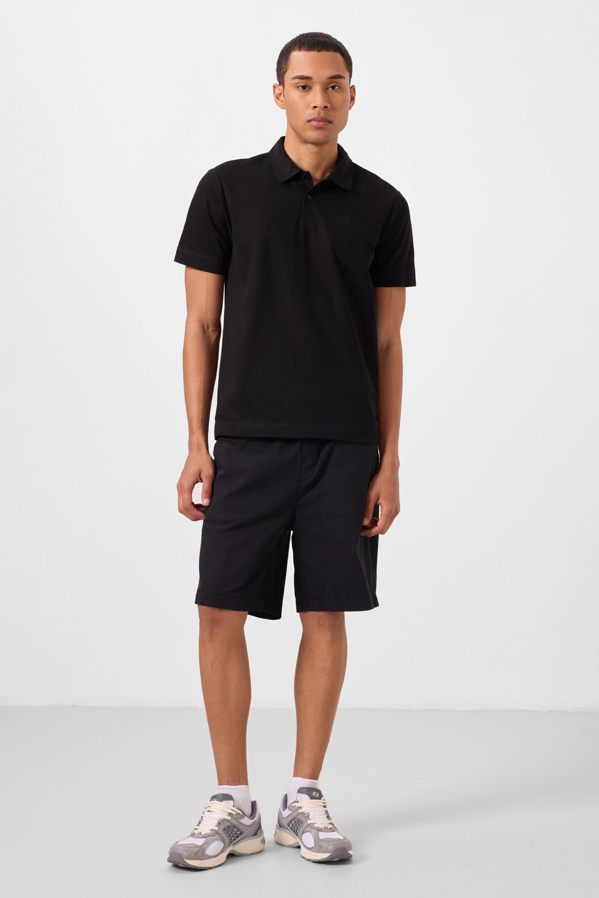 Image of Siyah Standart Fit Dokuma Hafif Esnek Chino Erkek Şort - 81293