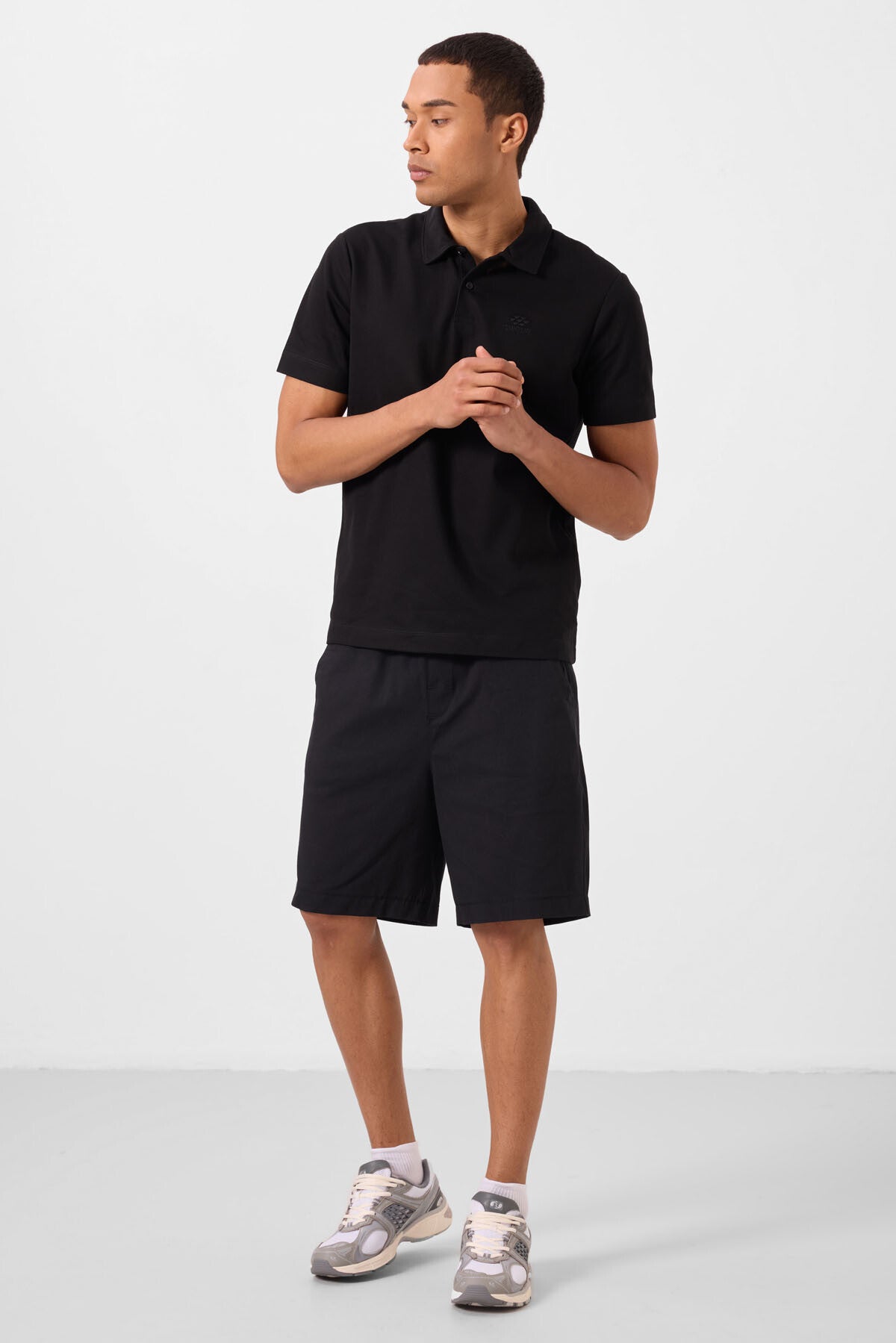 Image of Siyah Standart Fit Dokuma Hafif Esnek Chino Erkek Şort - 81293