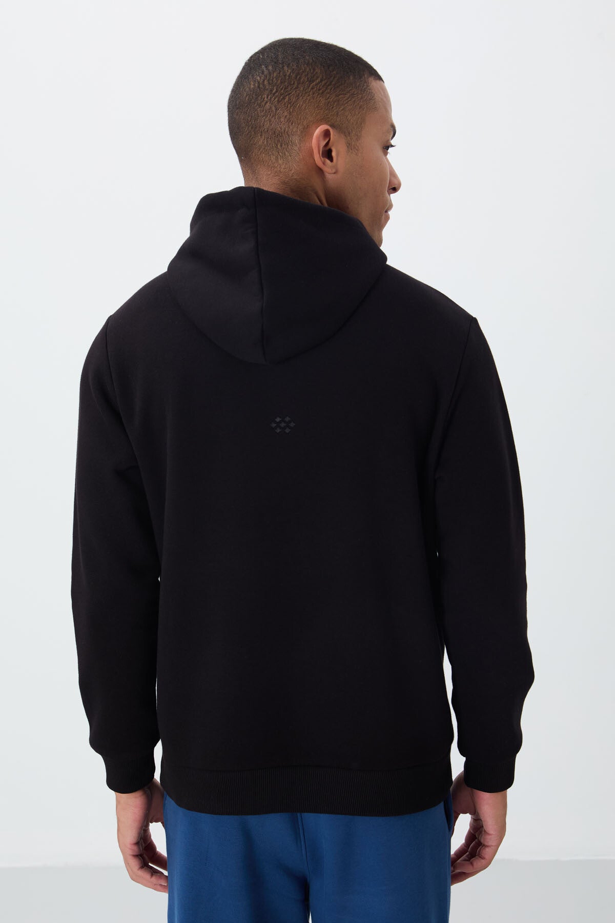 Image of Siyah Pamuklu Kalın İçi Tüylü Yumuşak Dokulu Comfort Fit Nakışlı Erkek Sweatshirt - 88419