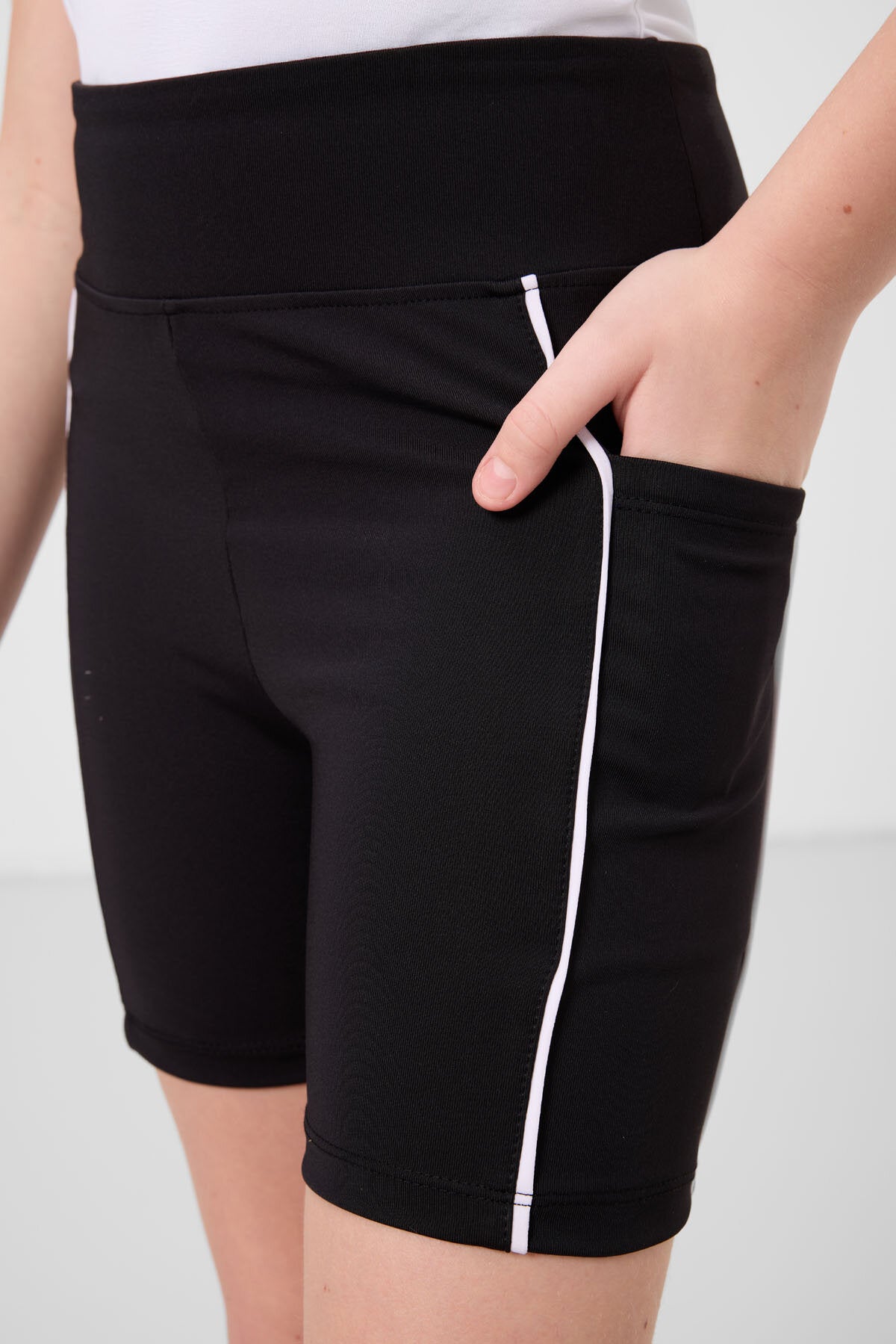Image of Siyah Esnek Standart Fit Basic Performans Kız Çocuk Tayt - 75189