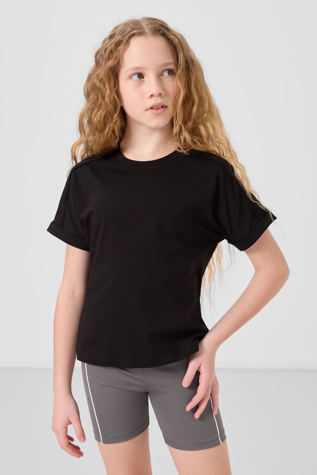 Image of Siyah Pamuklu O Yaka Oversize Fit Basic Kız Çocuk T-Shirt - 75182