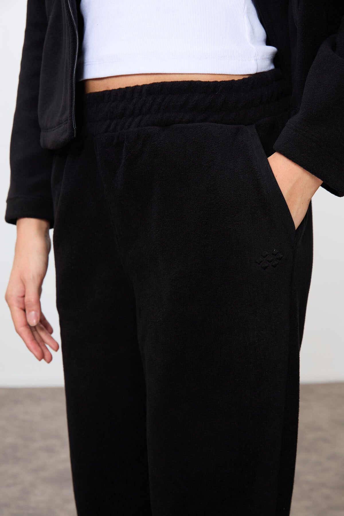 Image of Black Thick Soft Textured Hooded Oversize Embroidered Fleece Women's Tracksuit Set -95338