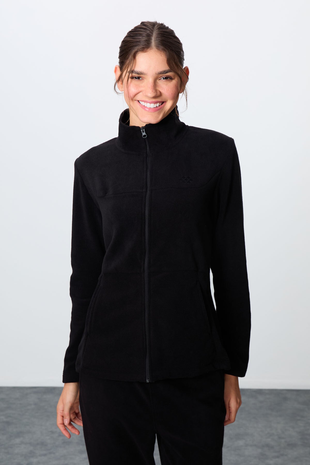 Image of Trening negru pentru femei, gros, moale, texturat, cu guler înalt, brodat, din fleece supradimensionat -95339