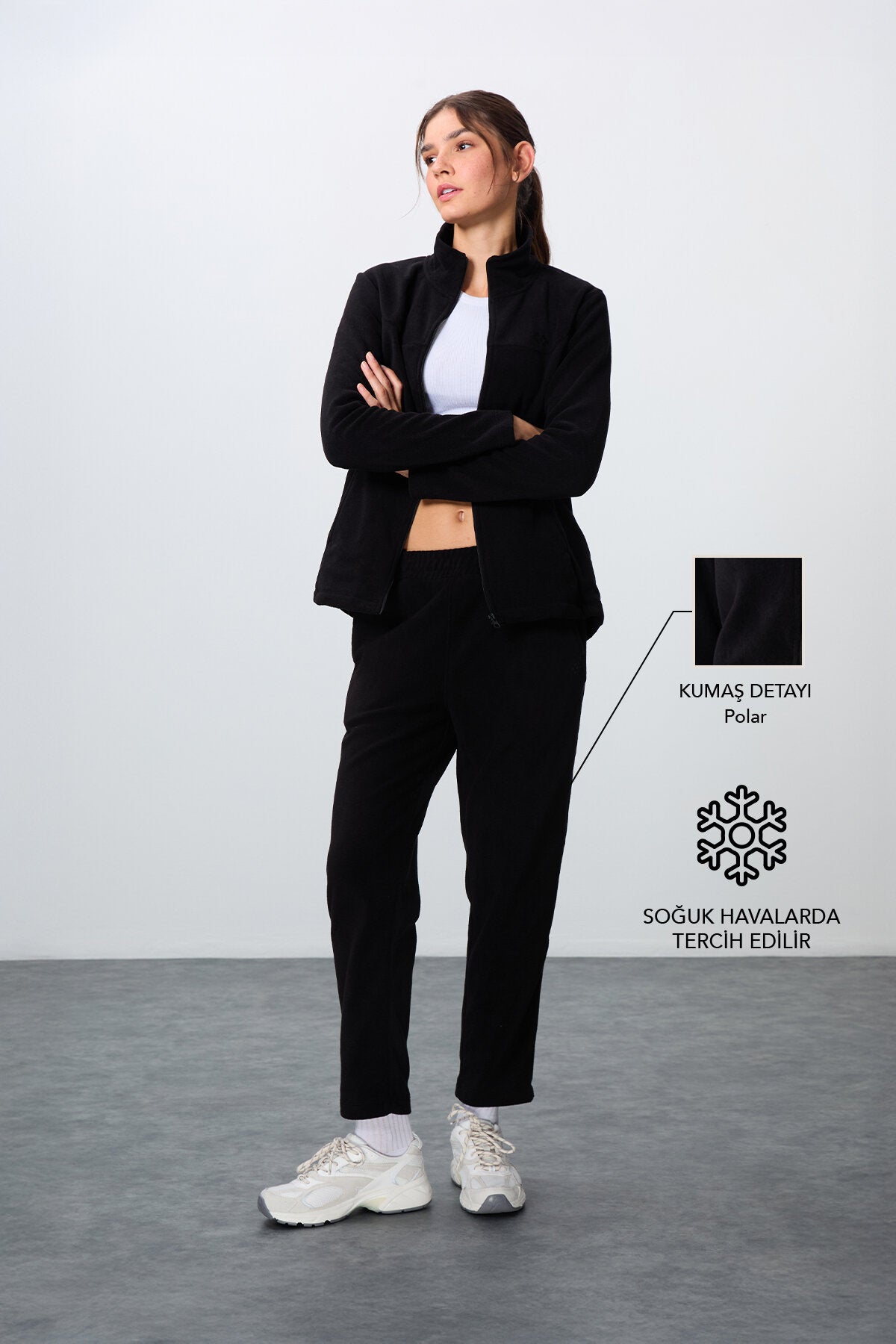 Image of Siyah Kalın Yumuşak Dokulu Dik Yaka Oversize Nakışlı Polar Kadın Eşofman Takım -95339