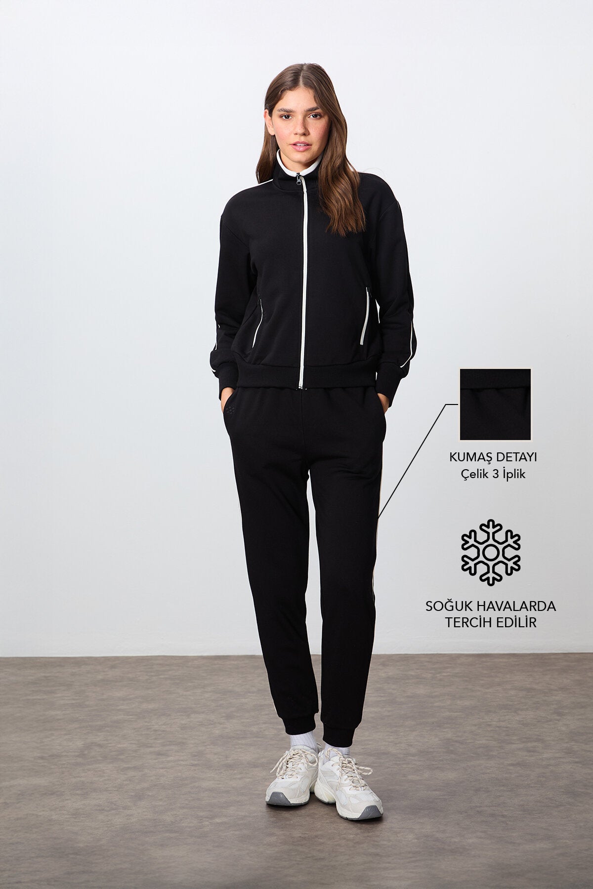 Image of Trening de damă negru, din bumbac compact, gros, texturat, cu guler înalt, croială supradimensionată - 95340
