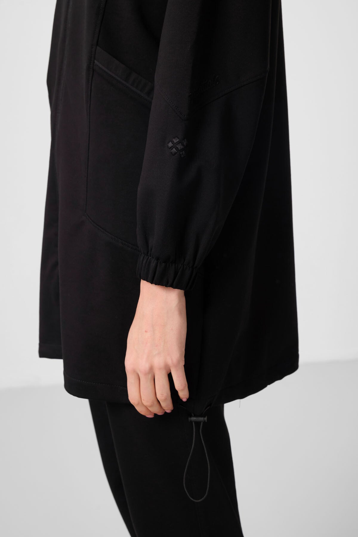 Image of Siyah Dik Yaka Fermuarlı Rahat Form Kadın Eşofman Tunik Takım - 95345