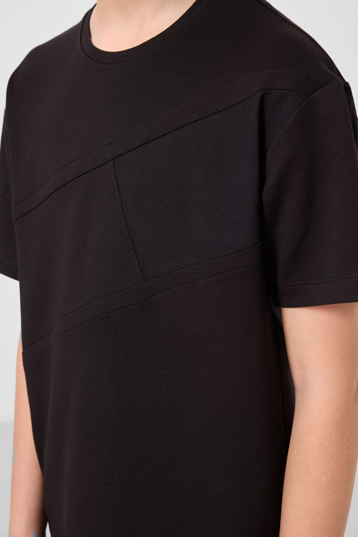 Image of Siyah Pamuklu Oversize Fit Dokuma Hafif Esnek Chino Erkek Çocuk Şort Takım - 11275