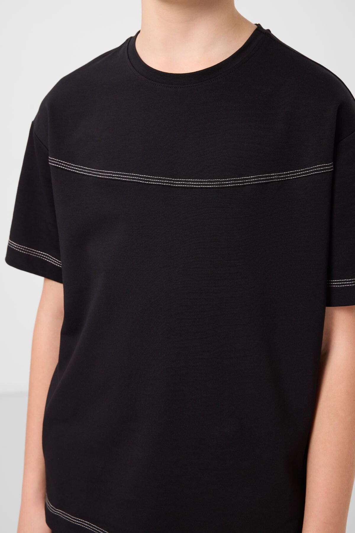 Image of Siyah Pamuklu Oversize Fit Dokuma Hafif Esnek Chino Erkek Çocuk Şort Takım - 11279