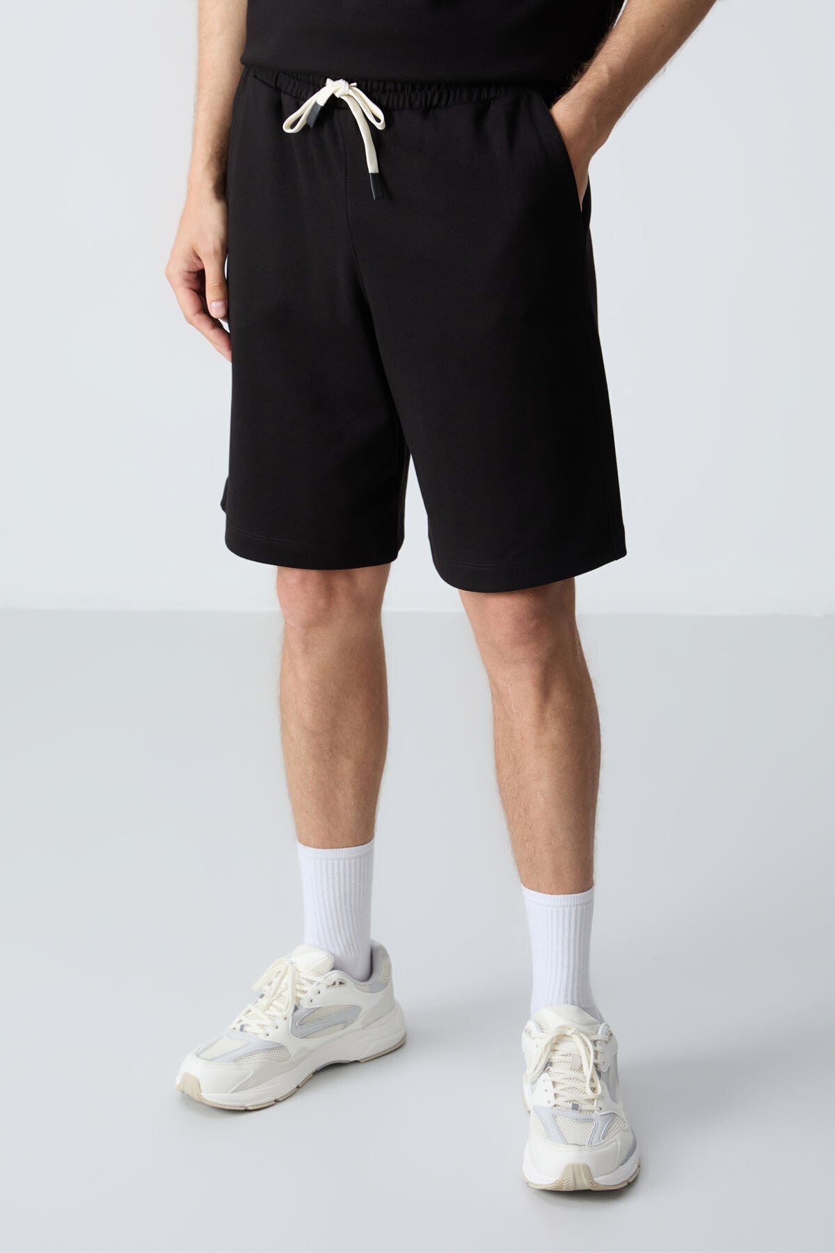 Image of Siyah Pamuklu Kalın Yumuşak Dokulu Oversize Fit Basic Erkek Şort Takım - 85257