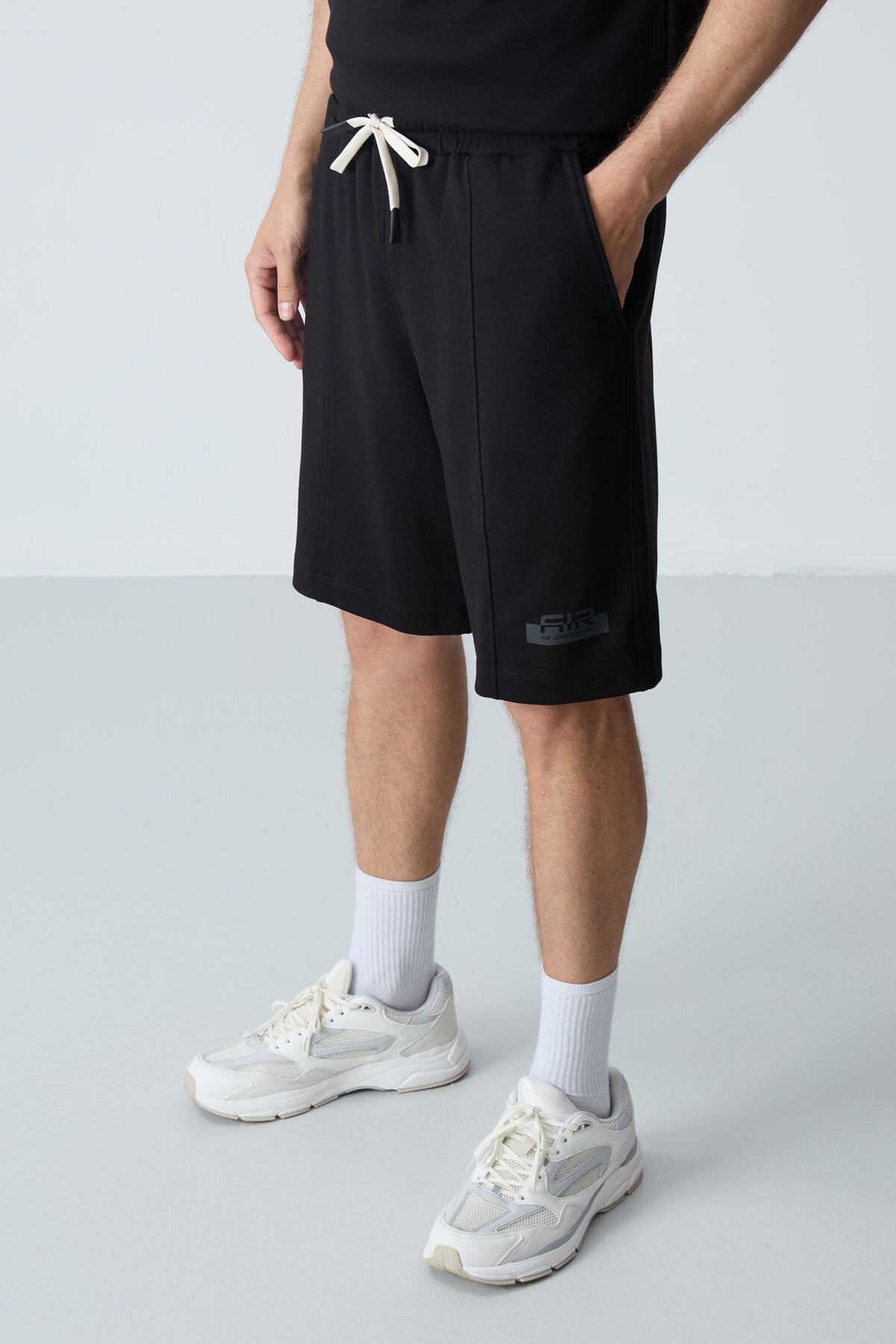 Image of Siyah Pamuklu Kalın Yumuşak Dokulu Oversize Fit Basic Erkek Şort Takım - 85259
