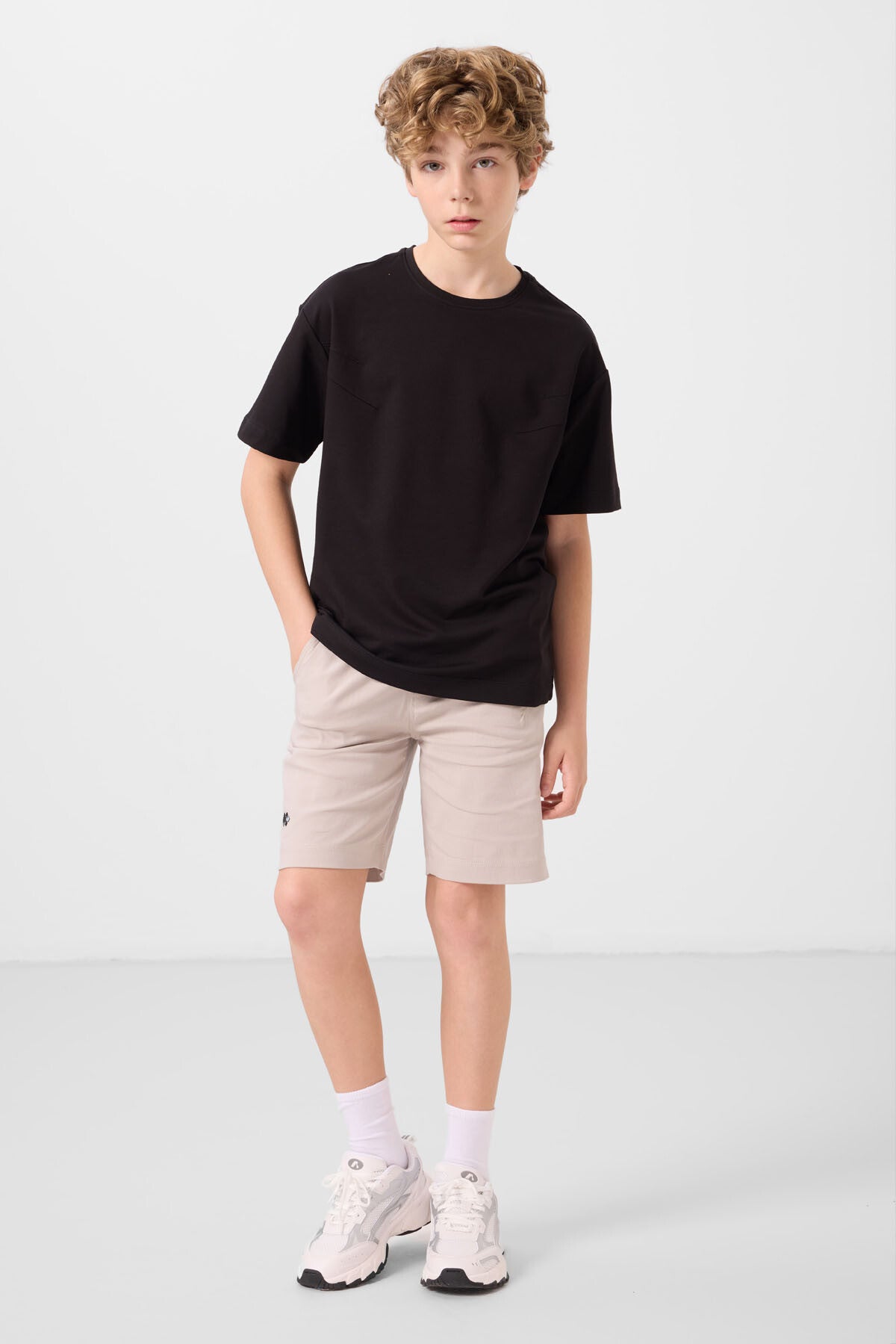 Image of Siyah-Taş Pamuklu Oversize Fit Dokuma Hafif Esnek Chino Erkek Çocuk Şort Takım - 11277