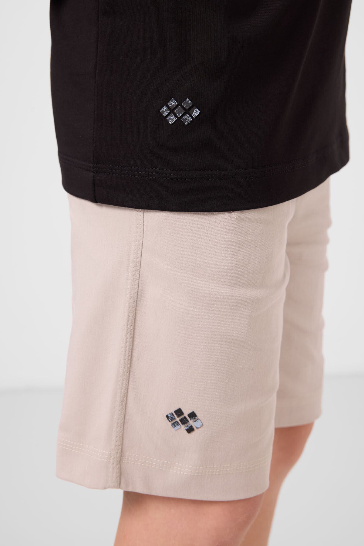 Image of Siyah-Taş Pamuklu Oversize Fit Dokuma Hafif Esnek Chino Erkek Çocuk Şort Takım - 11277