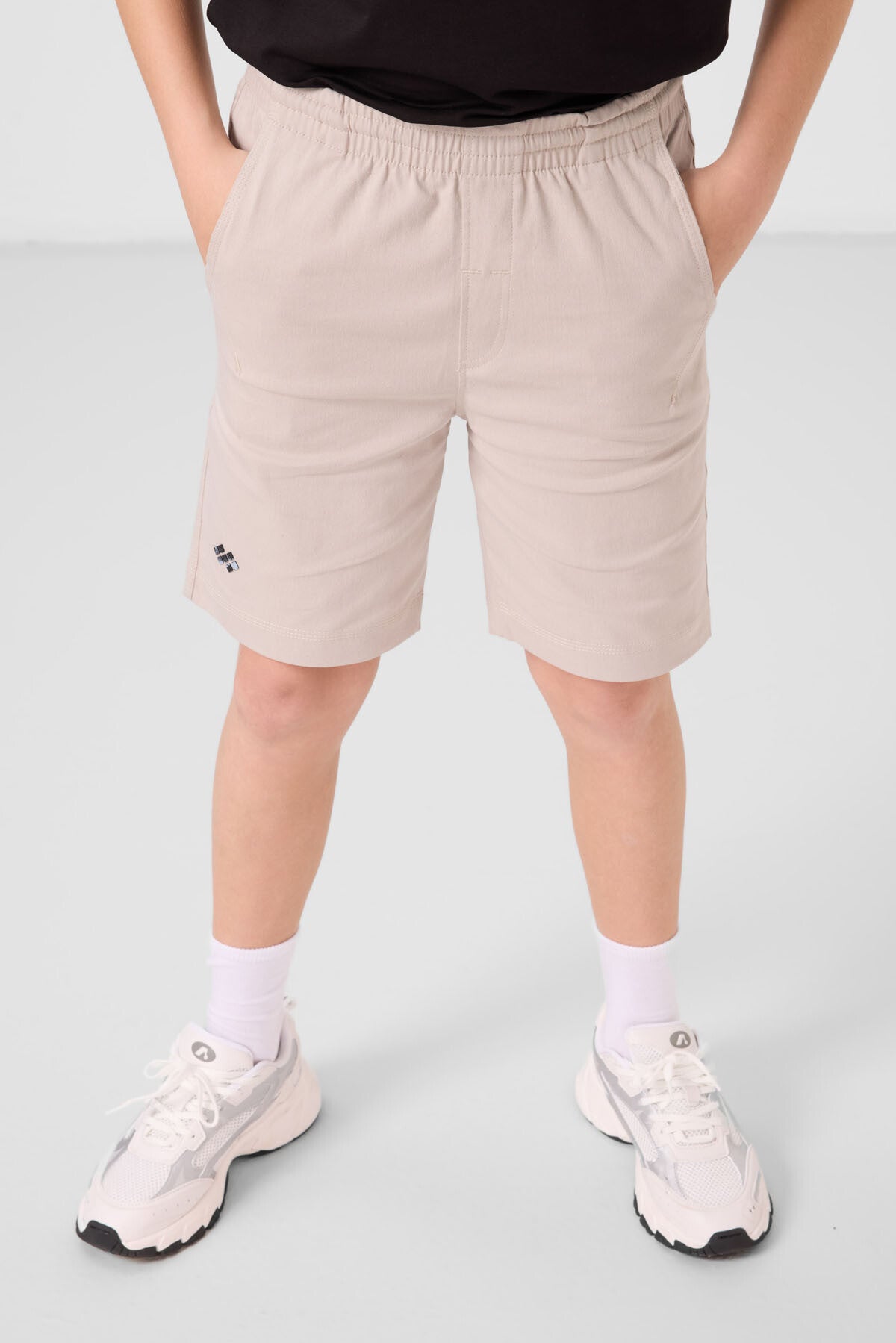 Image of Siyah-Taş Pamuklu Oversize Fit Dokuma Hafif Esnek Chino Erkek Çocuk Şort Takım - 11277