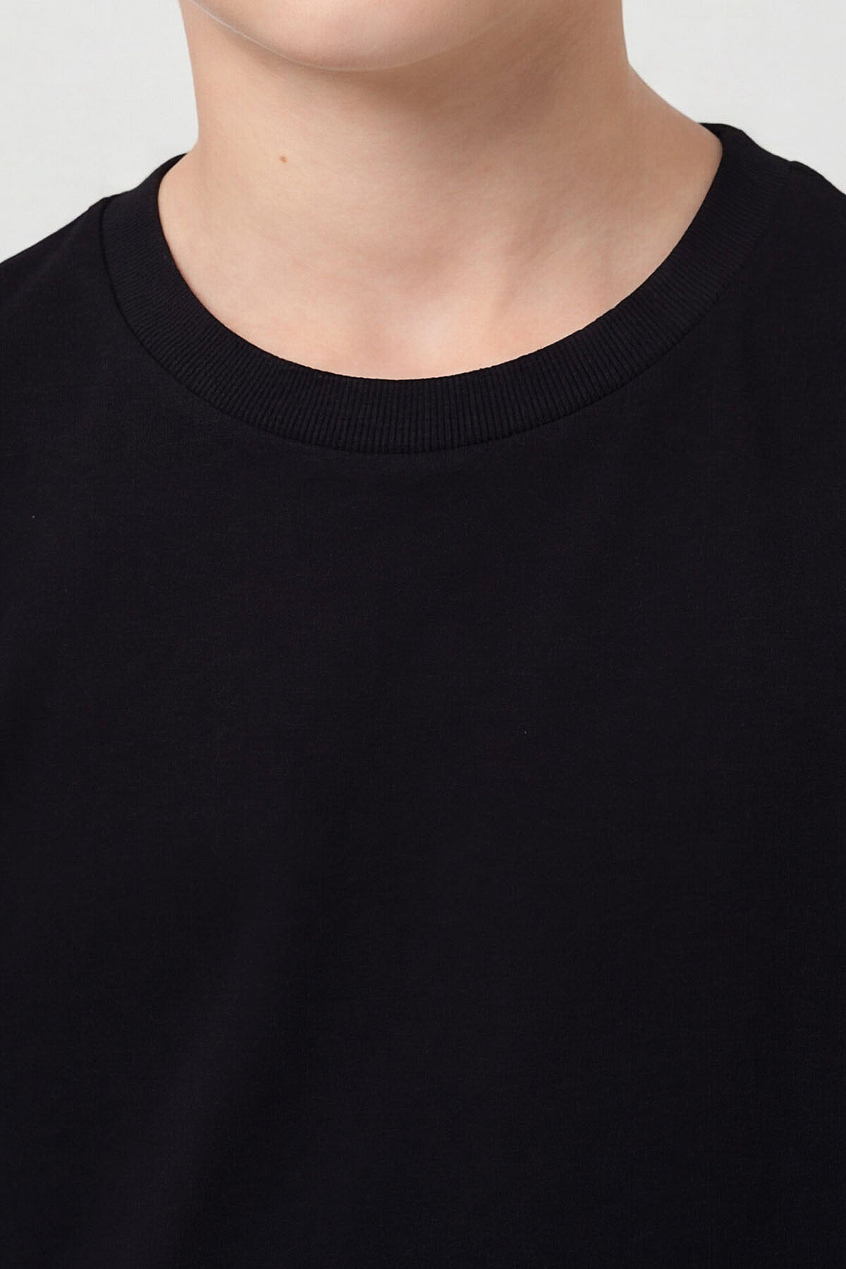 Image of Siyah O Yaka Standart Fit Basic Unisex Çocuk T-Shirt - 11328